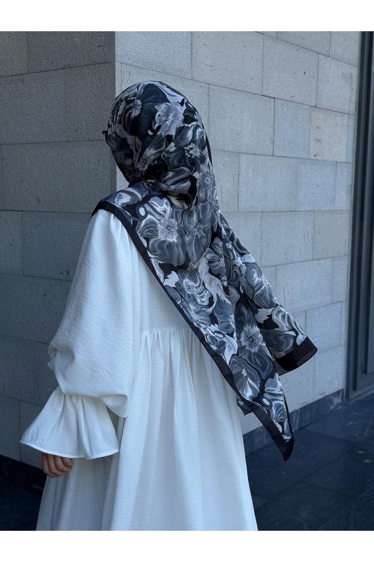Qalortex Scarf Pamuklu Mimoza Desen Şal- Sİyah/Beyaz