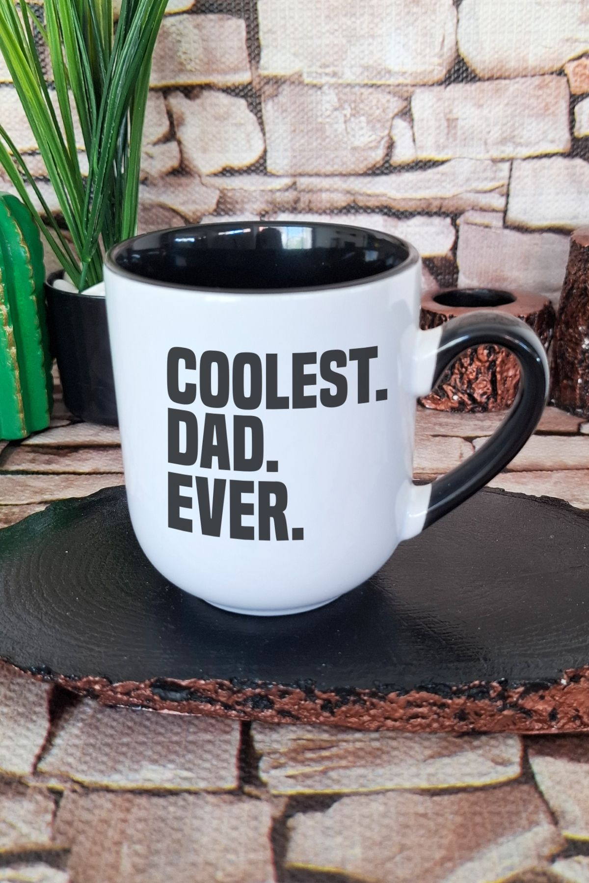 qoeuyl boutique Coolest Dad Ever Babalar Günü Baba Hediye Baskılı İçi ve Kulpu Siyah Renkli Premium Kupa Bardak