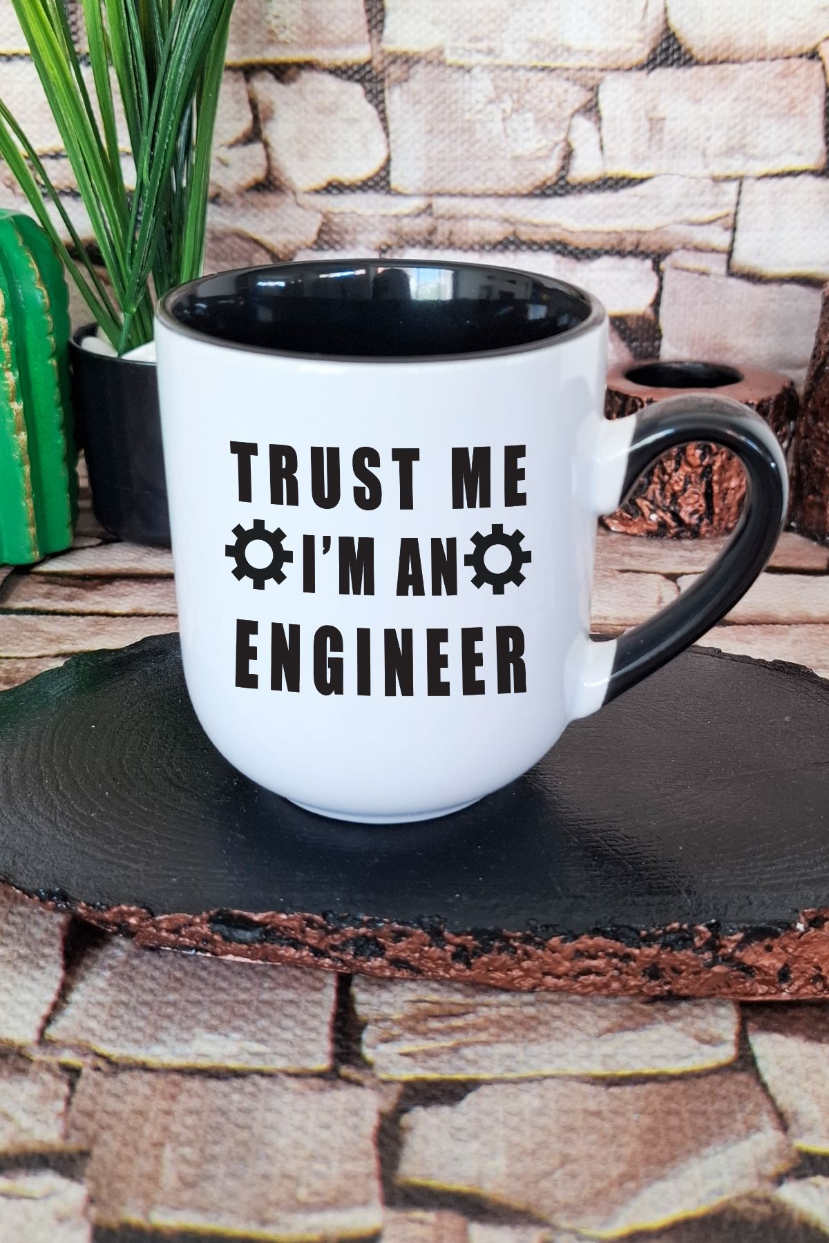 qoeuyl boutique Trust Me I'm An Engineer Mühendis Hediye Baskılı İçi ve Kulpu Siyah Renkli Premium Kupa Bardak