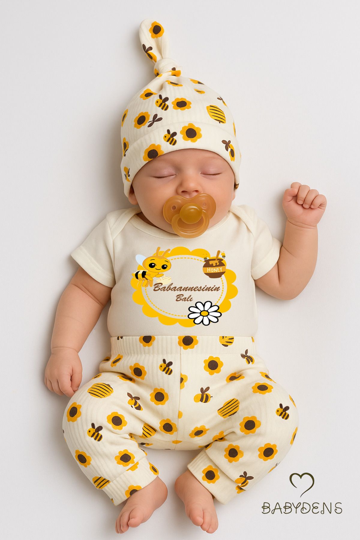 BABYDEN'S Babaannesinin Balı Yazılı 3’lü Bebek Takımı Kısa Kollu Çıtçıtlı Body, Arı Desenli Pantolon, Bere