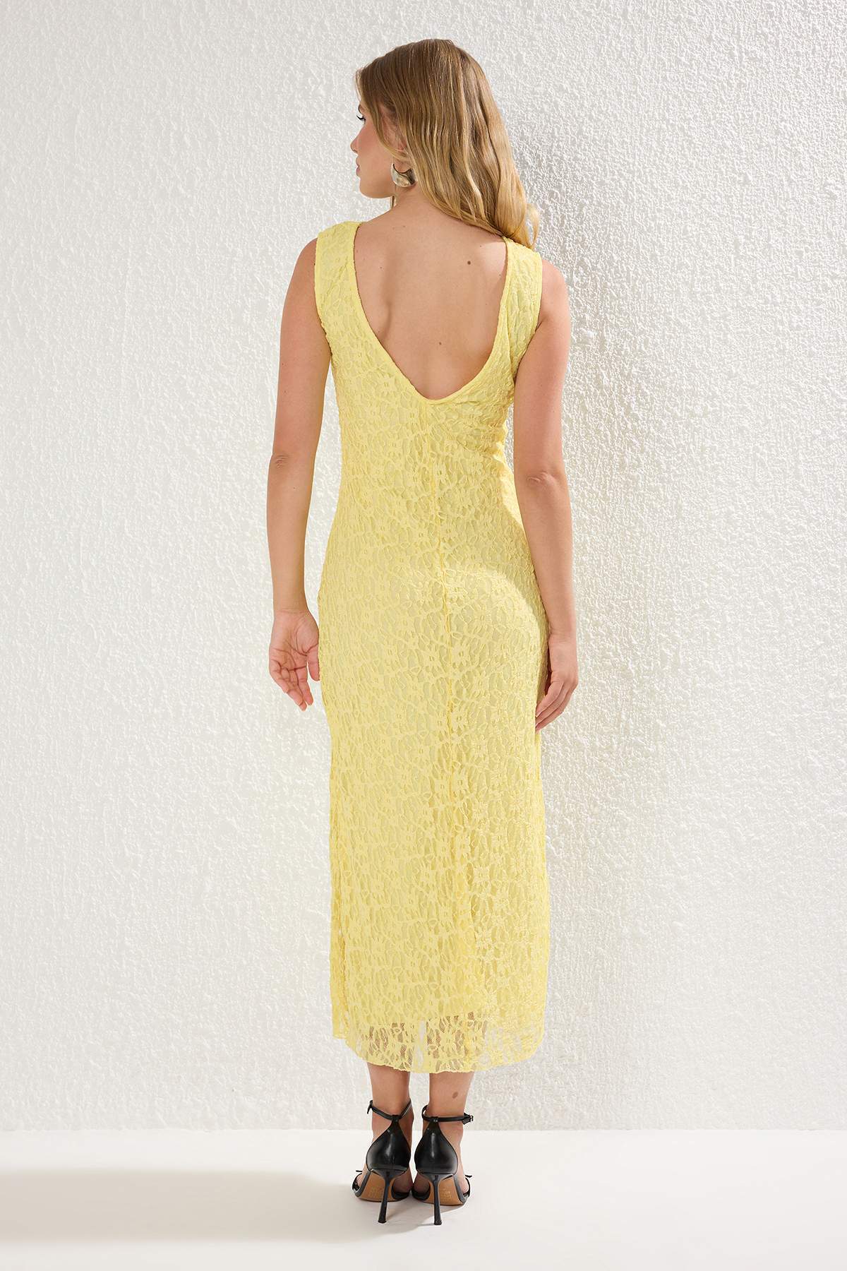 Trendyolmilla  Açık Sarı Dantel Bodycon Sırt Dekolteli Esnek Örme Elbise TWOSS25EL00485 - Görsel 4