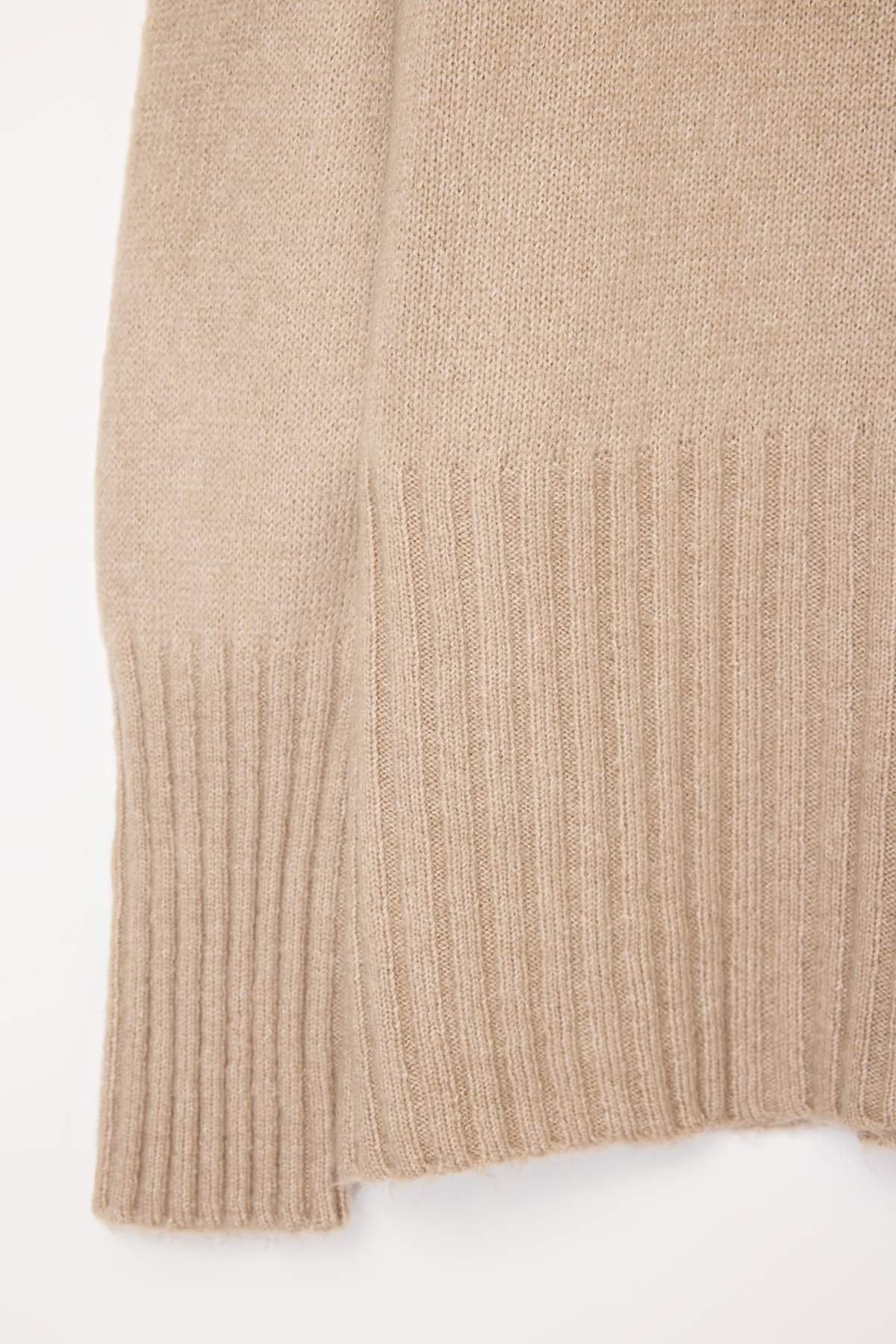 Trendyolmilla  Vizon Geniş Kalıp Yumuşak Dokulu Basic Triko Kazak TWOAW23KZ00490 - Görsel 8