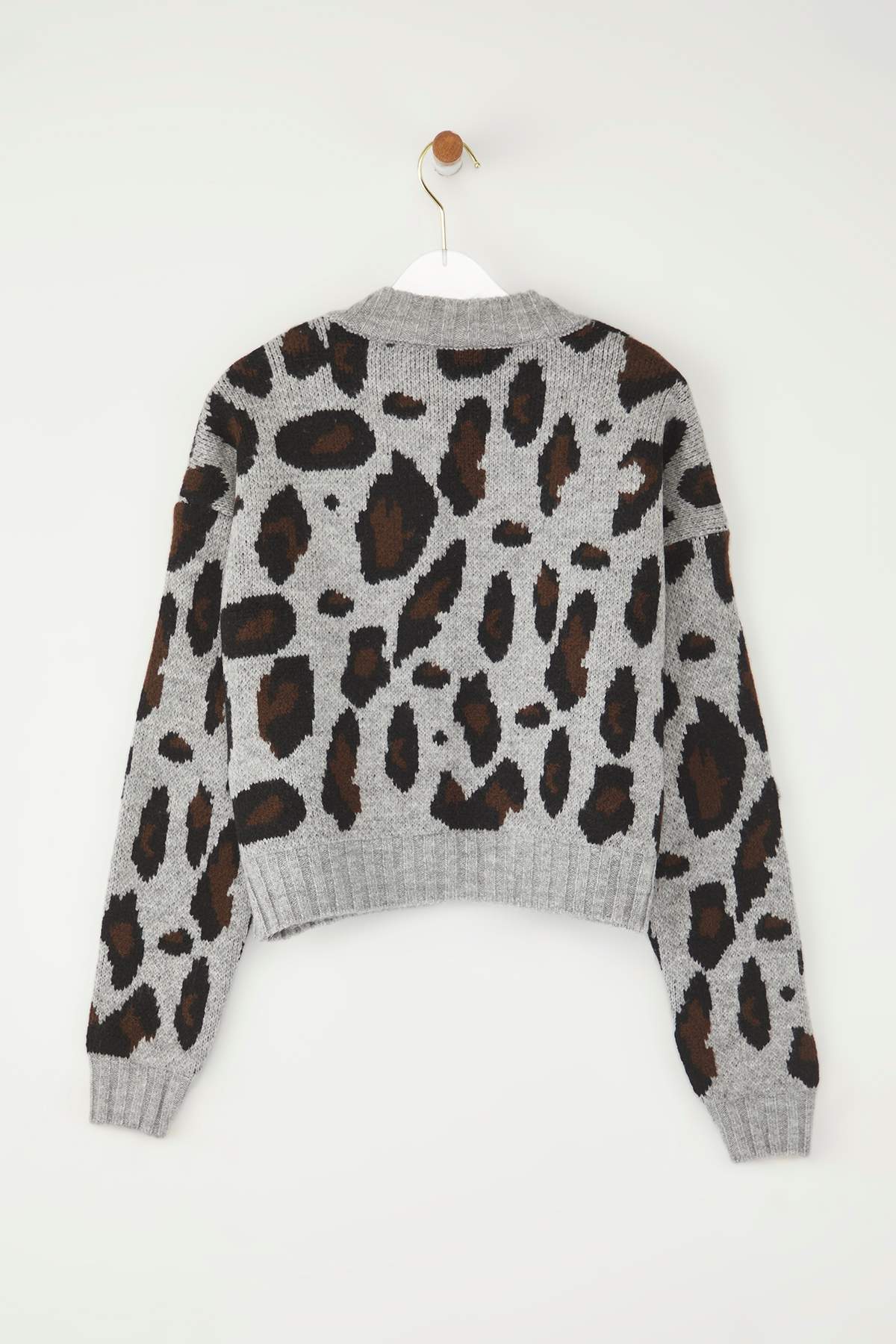 Trendyolmilla  Açık Gri Leopar Desenli Crop Yumuşak Dokulu Triko Hırka TWOAW25HI00355 - Görsel 7