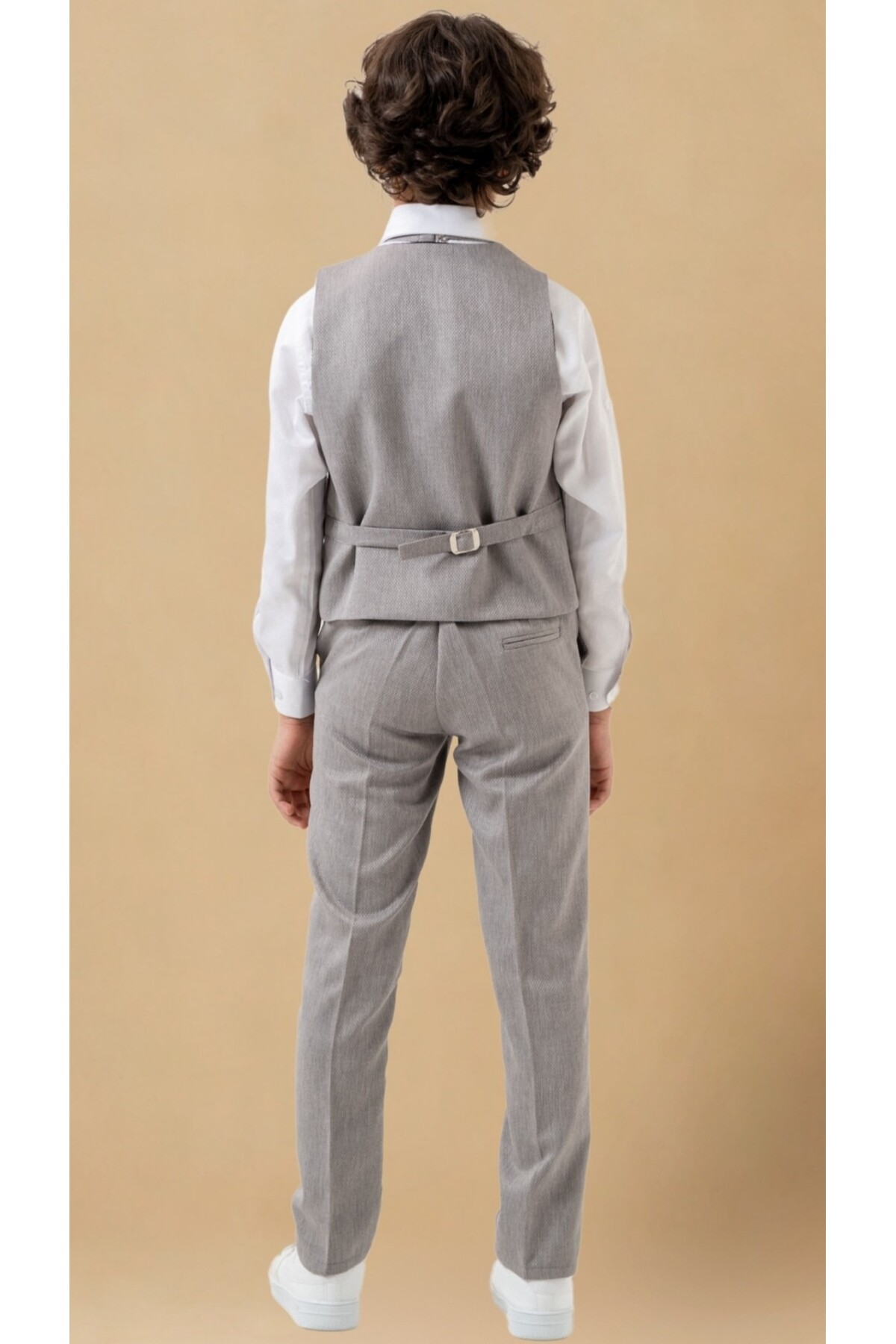 Atlas Kids Erkek Çocuk Smokin Takım Elbise – Pantolonlu Yelekli Papyonlu Gömlekli Zincirli 5’li Set fotoğrafı 4 (önizleme)