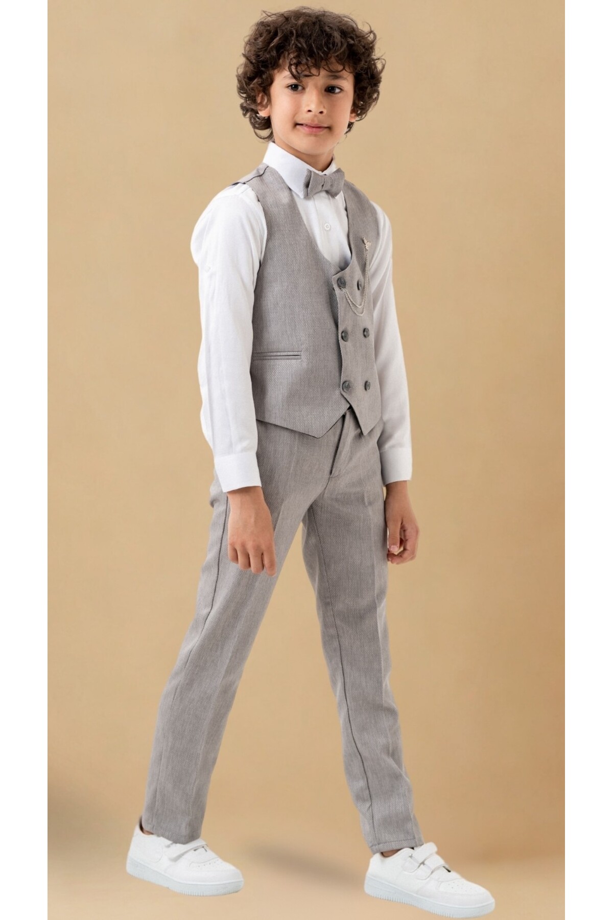 Atlas Kids Erkek Çocuk Smokin Takım Elbise – Pantolonlu Yelekli Papyonlu Gömlekli Zincirli 5’li Set fotoğrafı 2 (önizleme)