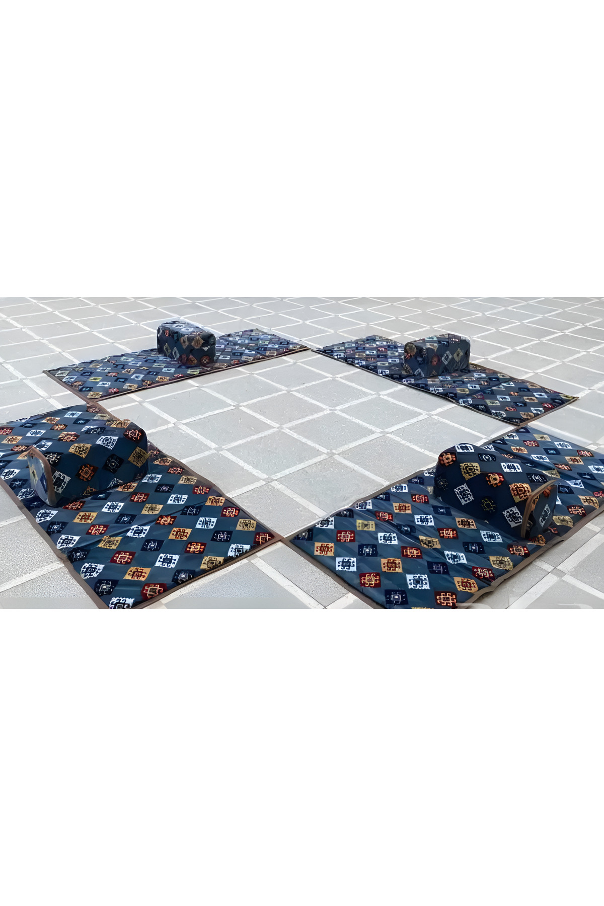 طقم جلسات أرضية شعبية سورية (4 مدات 4 مراكي) – رصاصي