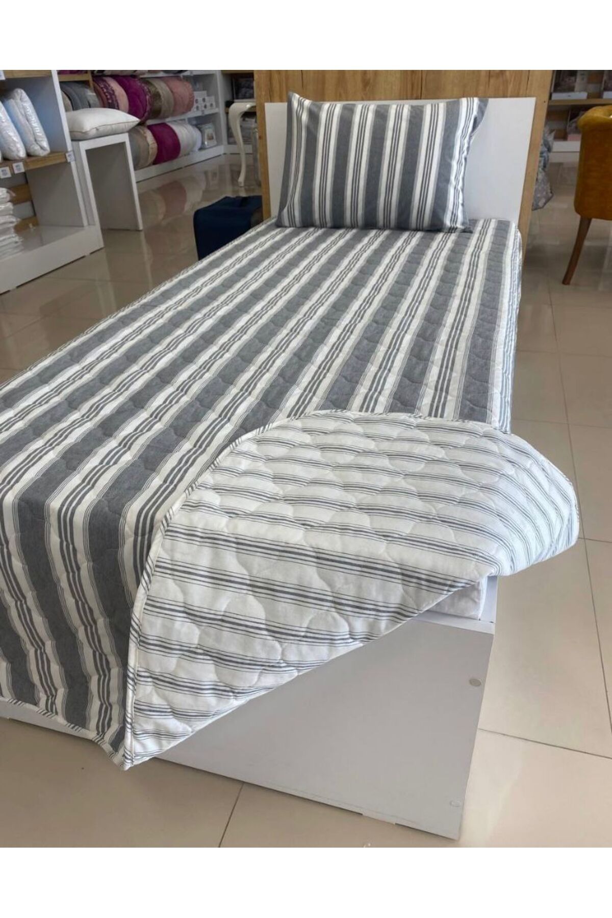 Yastık Kılıflı Tek Kişilik 155*215 Çift Yönlü Çok Amaçlı Yatak Örtüsü - 7
