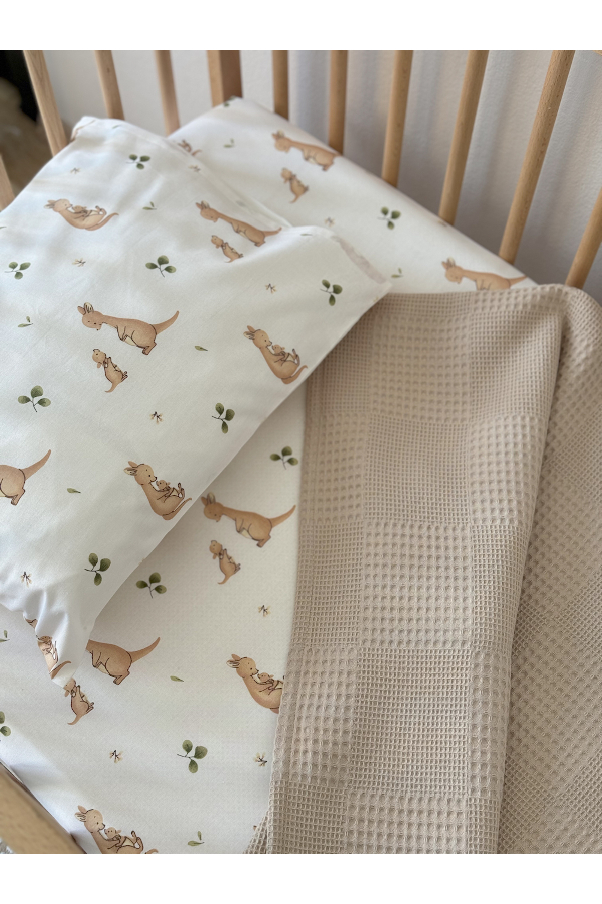 Genel Markalar Bebek Pamuklu Pike Takımı Kanguru Desenli 3'lü Set 90x140cm fotoğrafı 6 (önizleme)