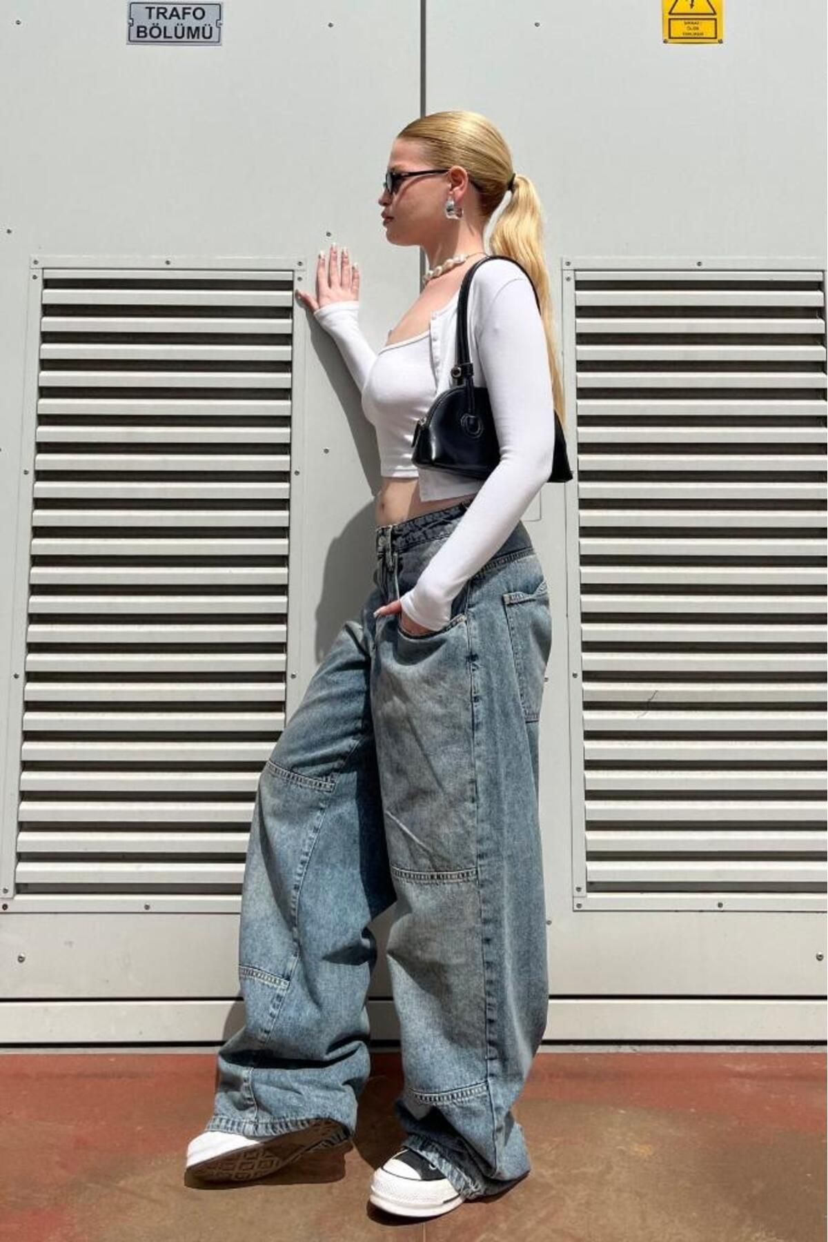 bases. Koyu Mavi Dikiş Detaylı Soluk Efektli Baggy Jean