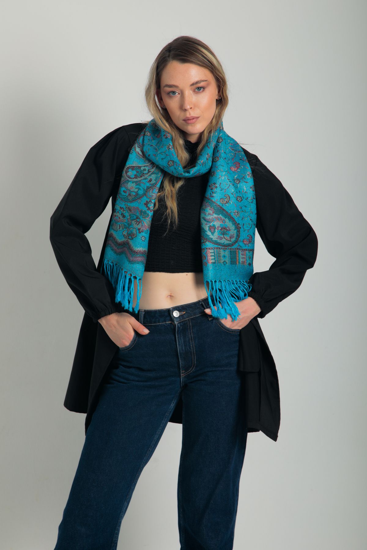 Soul of Anatolia Paisley Desenli Turkuaz & Lila Pashmina Şal – Canlı Renkli, Yumuşak Dokulu, Püsküllü Kadın Şalı