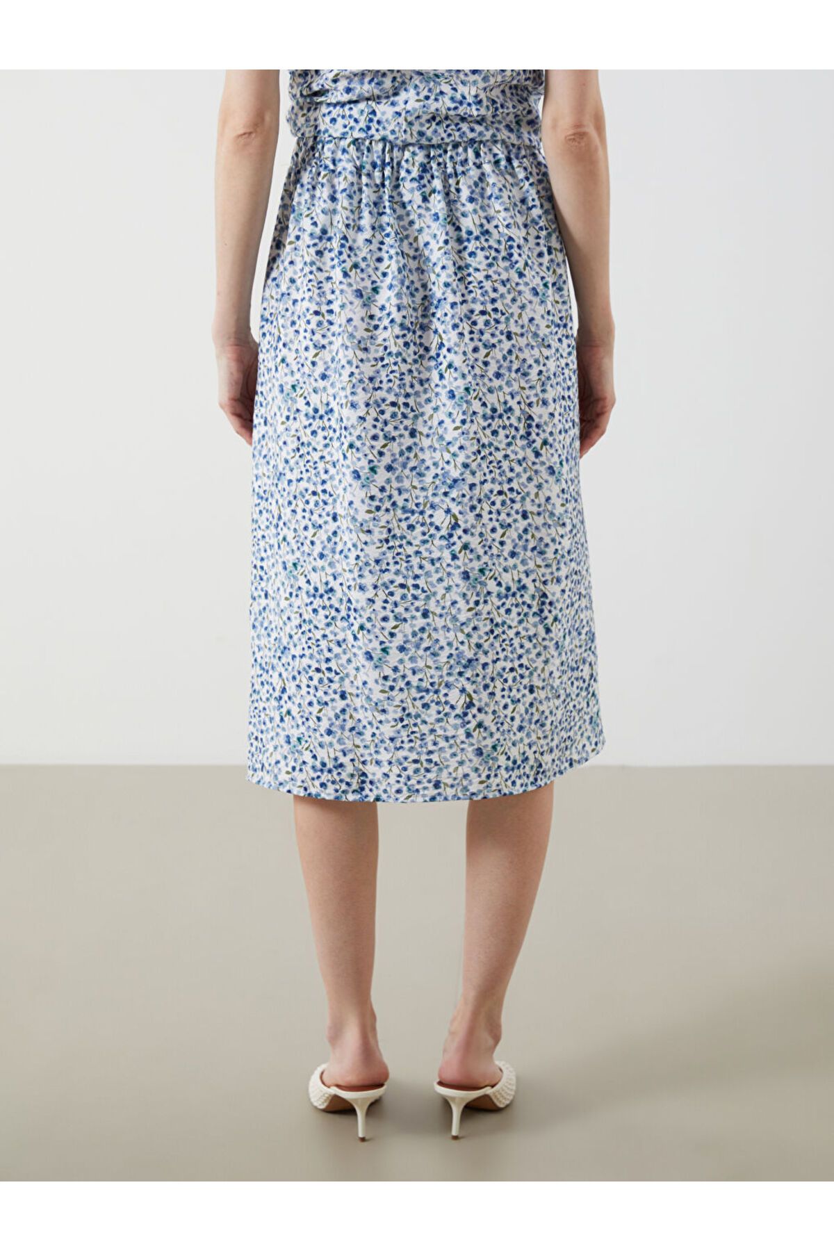 LC Waikiki-Sparkling Selections from Shining Store |   Floral A-Line Skirt with Elastic Waist 5