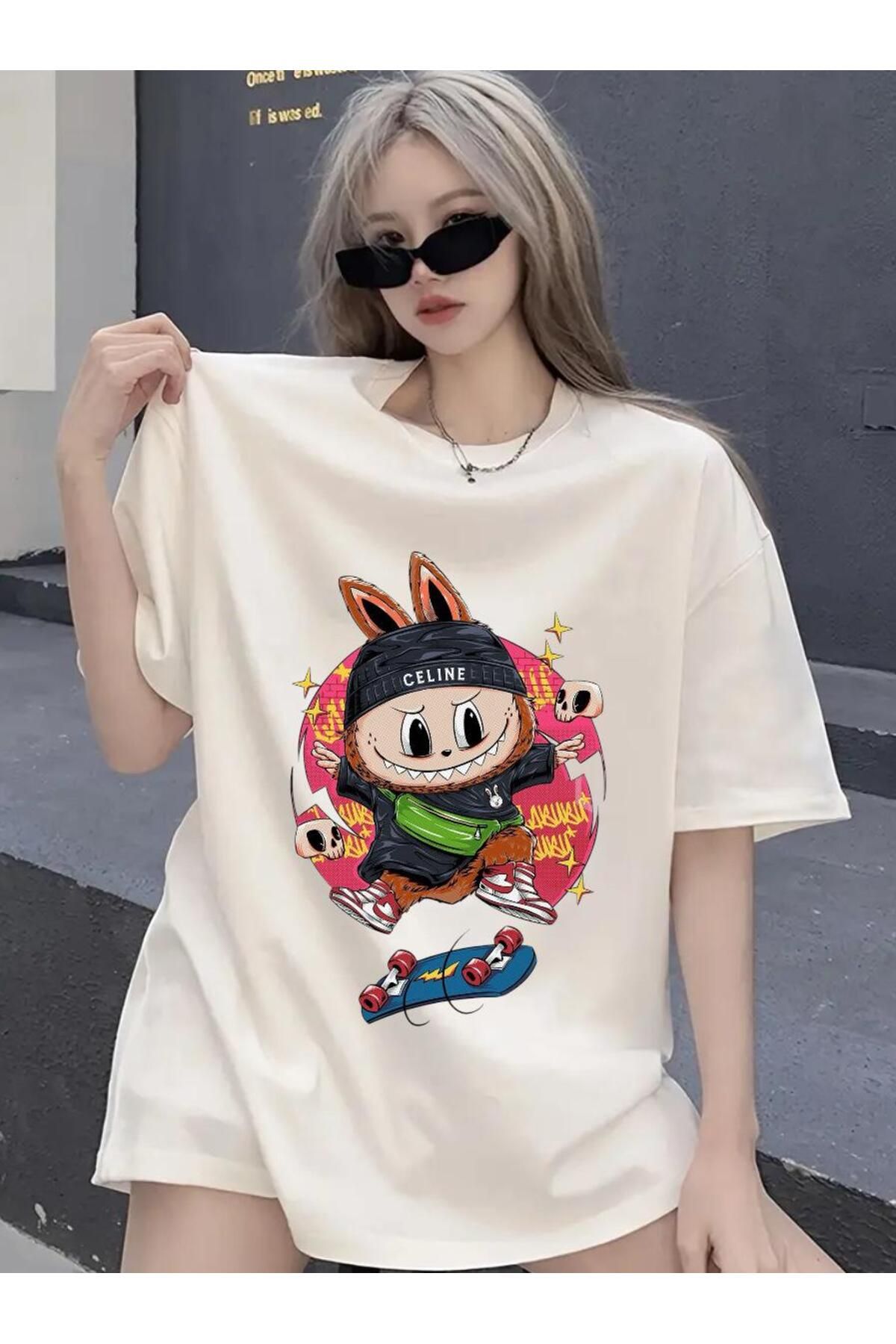 DEEFWEAR Bej Labubu Skateboard Cline Ön Baskılı Oversize Tshirt