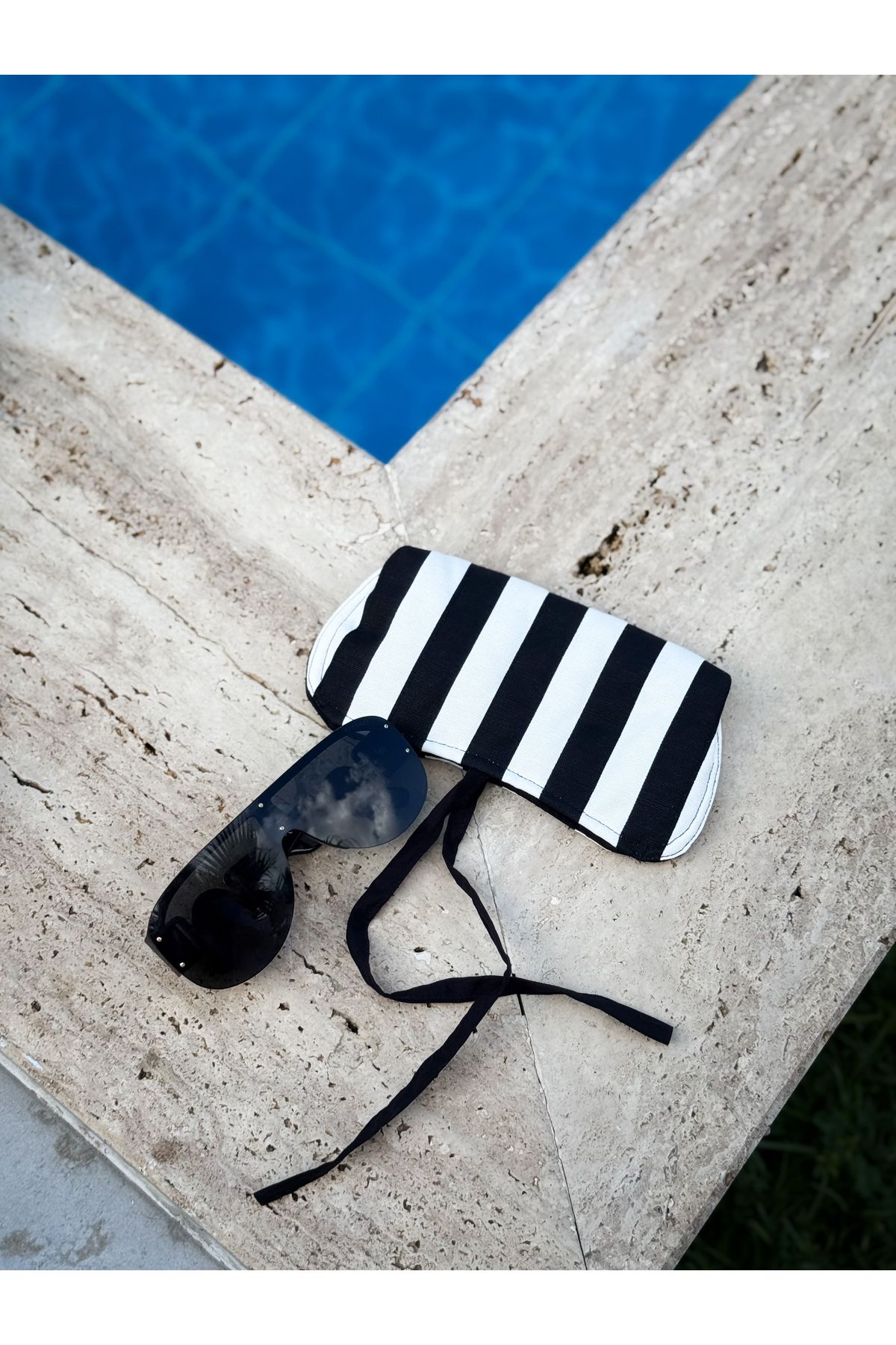 KaiHome Stripe Bağlamalı Gözlük Kılıfı