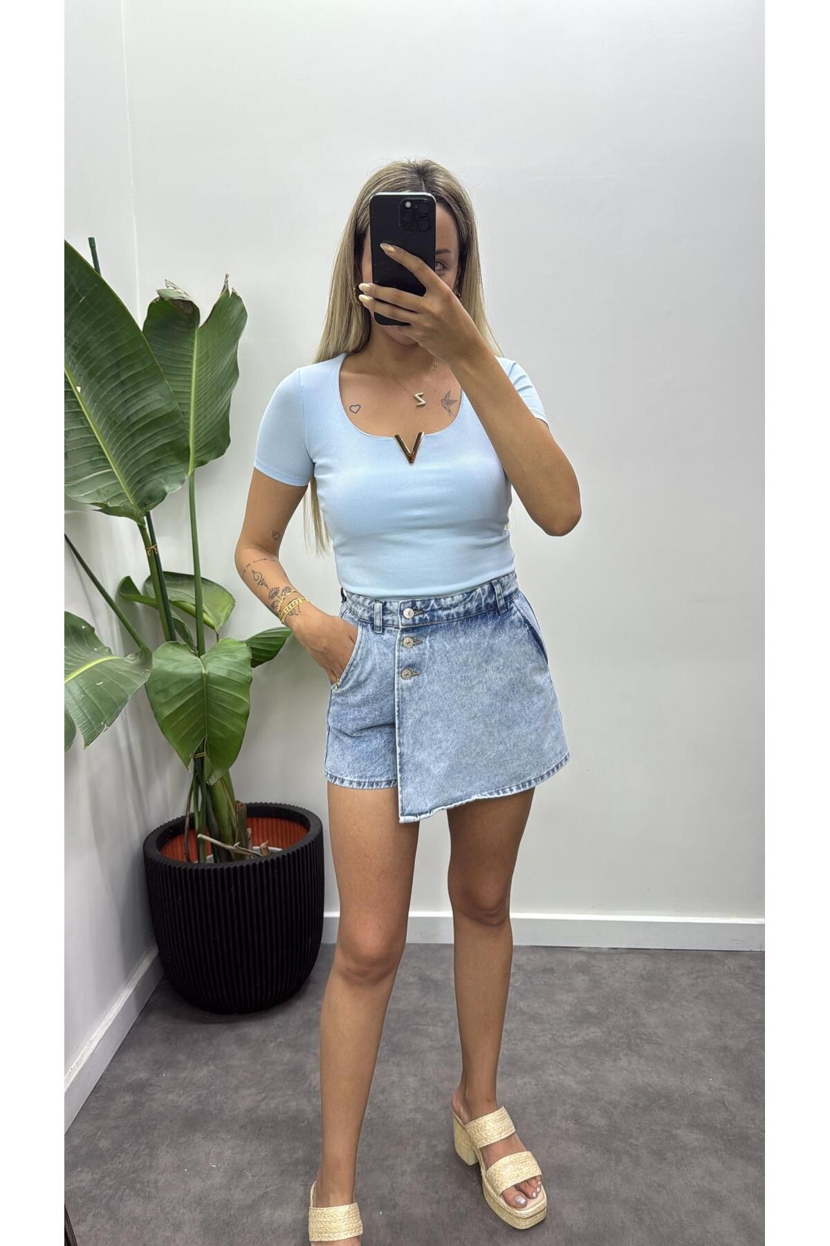 Acar Boutique V Aksesuarlı Bluz