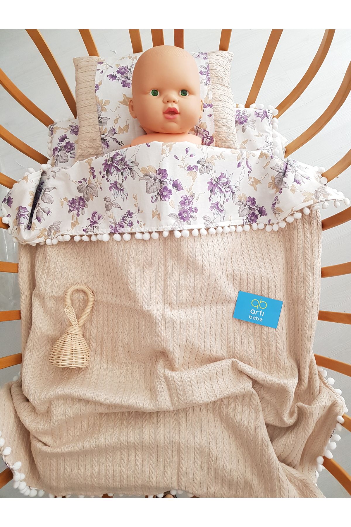 artıbebe Çiçekli 3’lü Alt Açma Seti: Battaniye, Alt Açma ve Yastık – %100 Pamuk