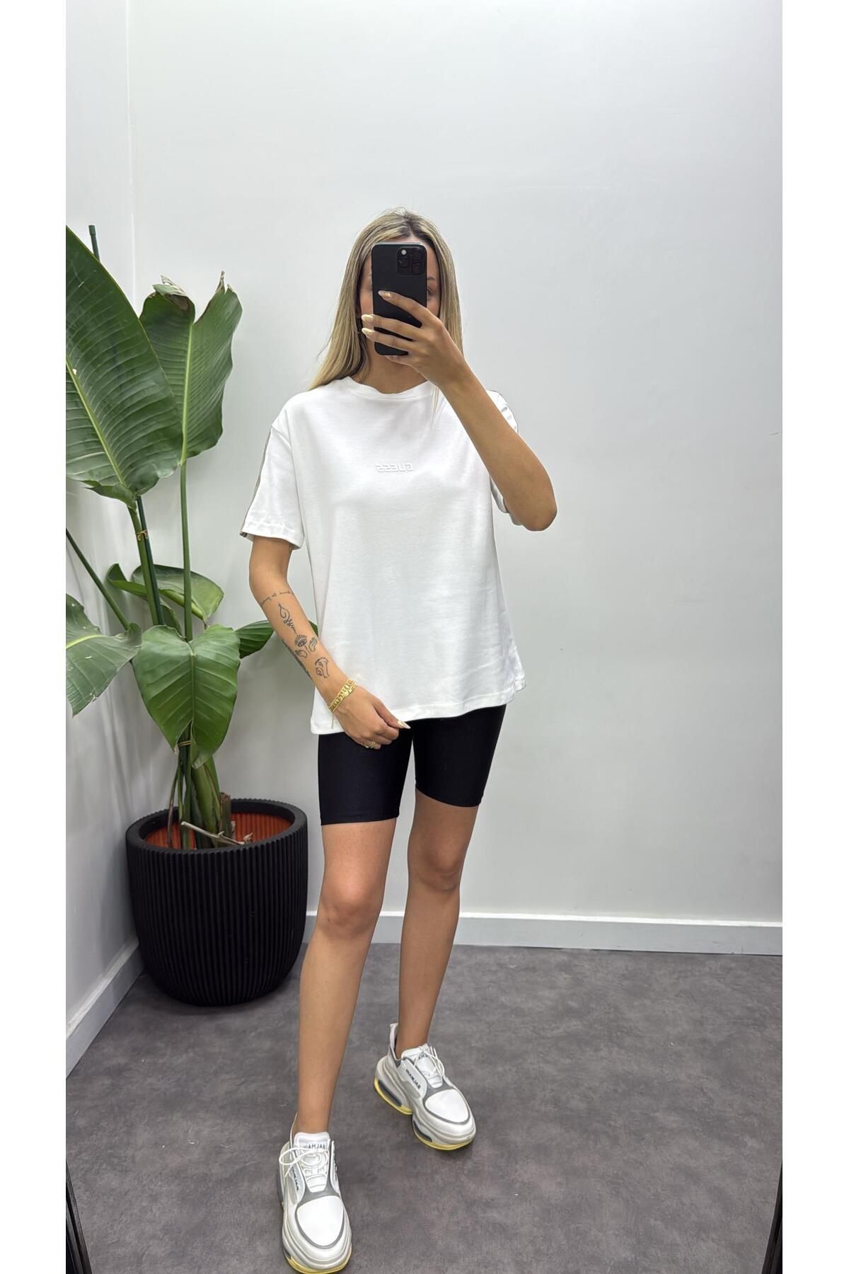 Acar Boutique Kısa Toparlayıcı Şort Tayt