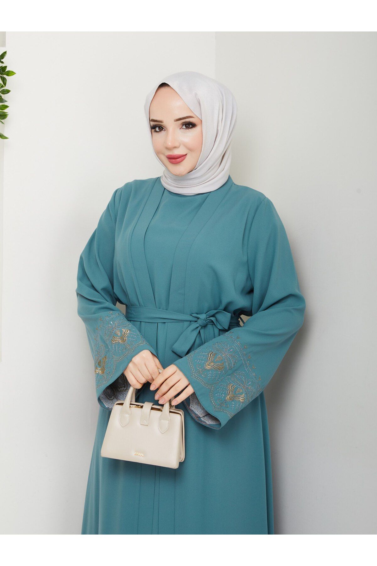 MUDUTEKSTİL İç Elbiseli Kolu Nakışlı Abaya Takım Mint