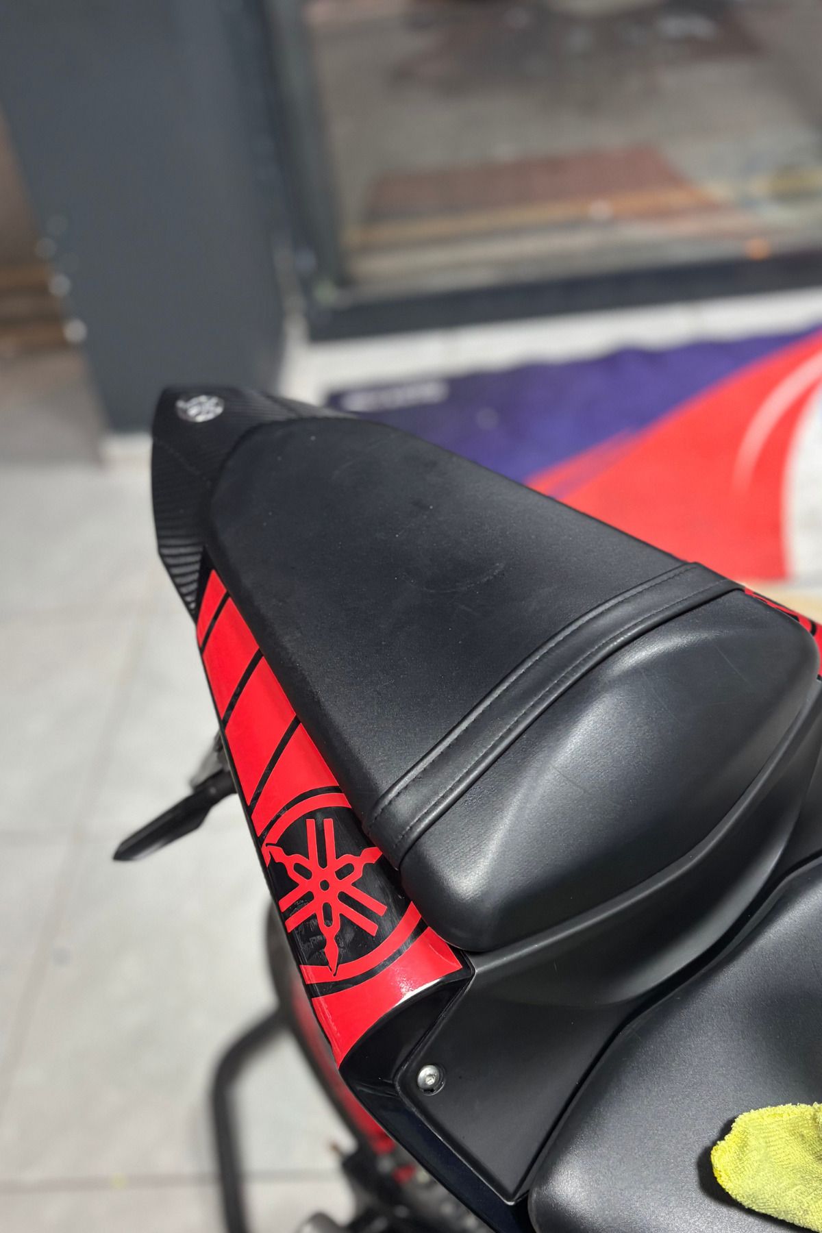 Banxtre Yamaha Motor Grubu için Kırmızı Renk Kuyruk Sticker Etiket (2 Parça)