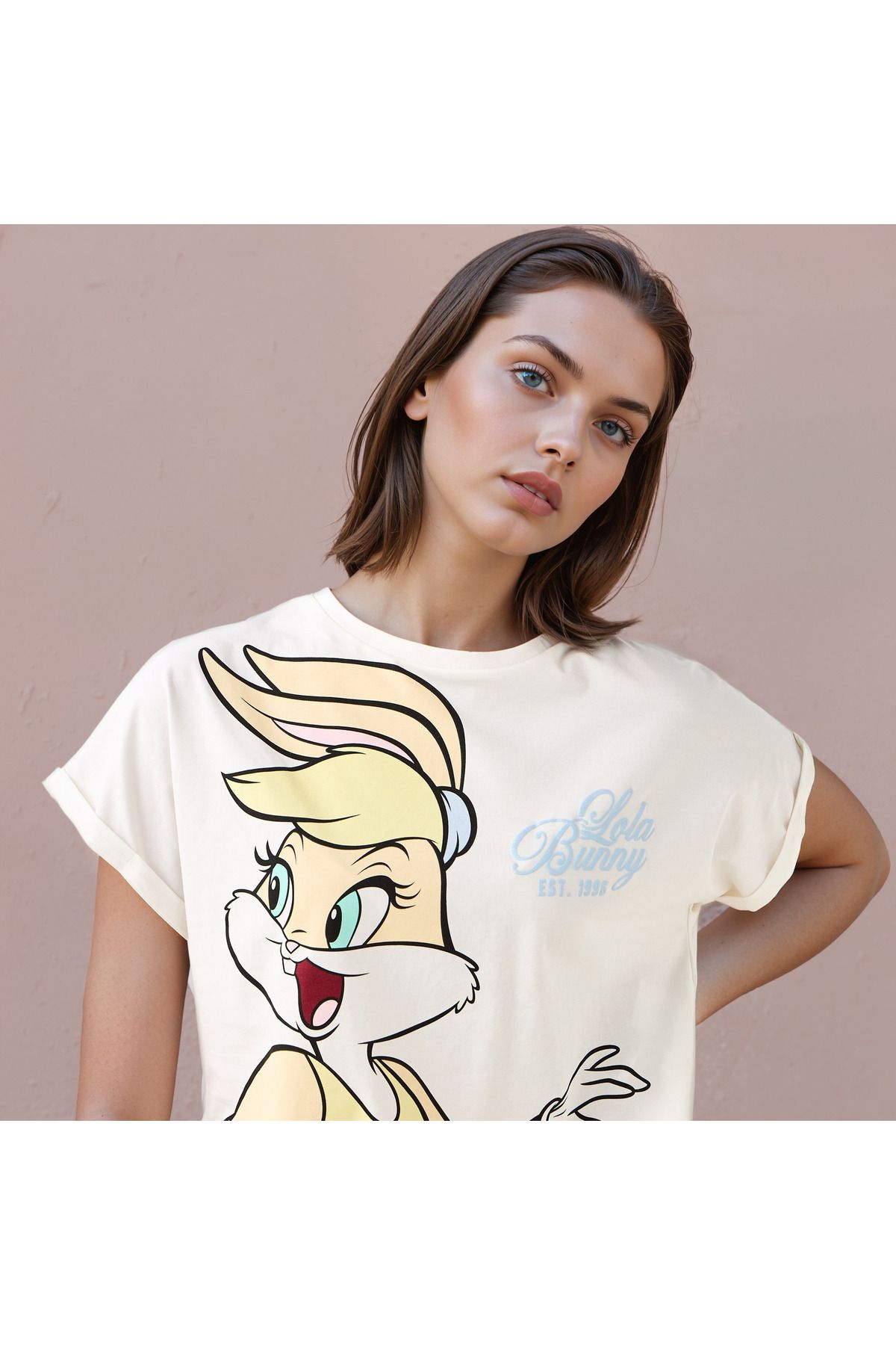 SP Characters-Lola Bunny Cropped T-shirt with Extended Sleeves 4