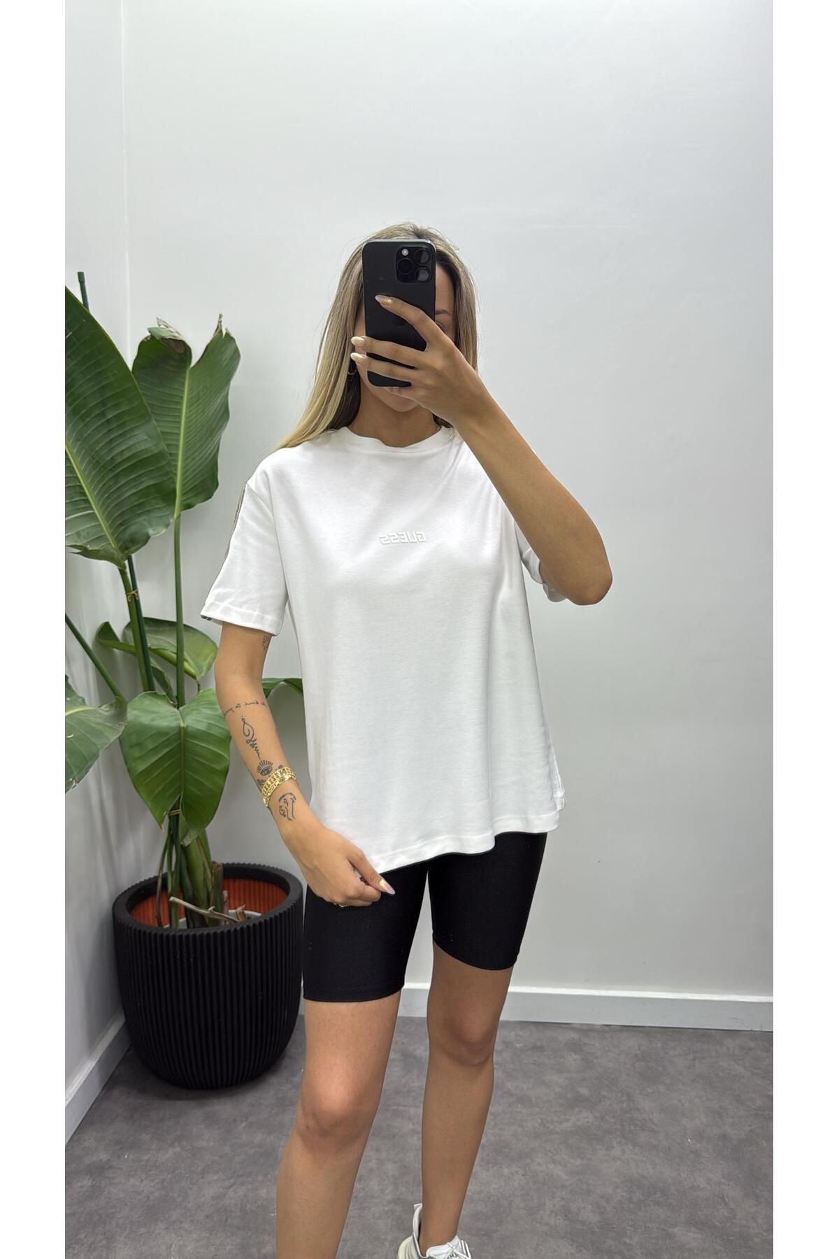 Acar Boutique Gue** Şeritli T-Shirt