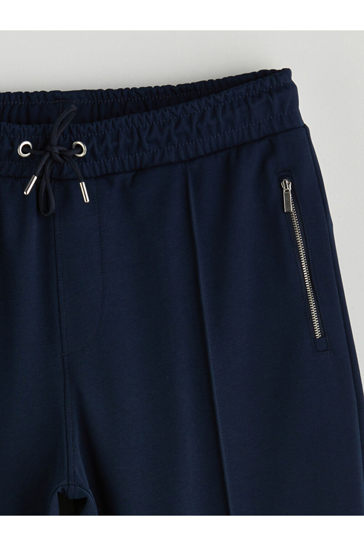 LC Waikiki-Create Your Style from Uzg Store |   Standard Fit Men's Shorts 6