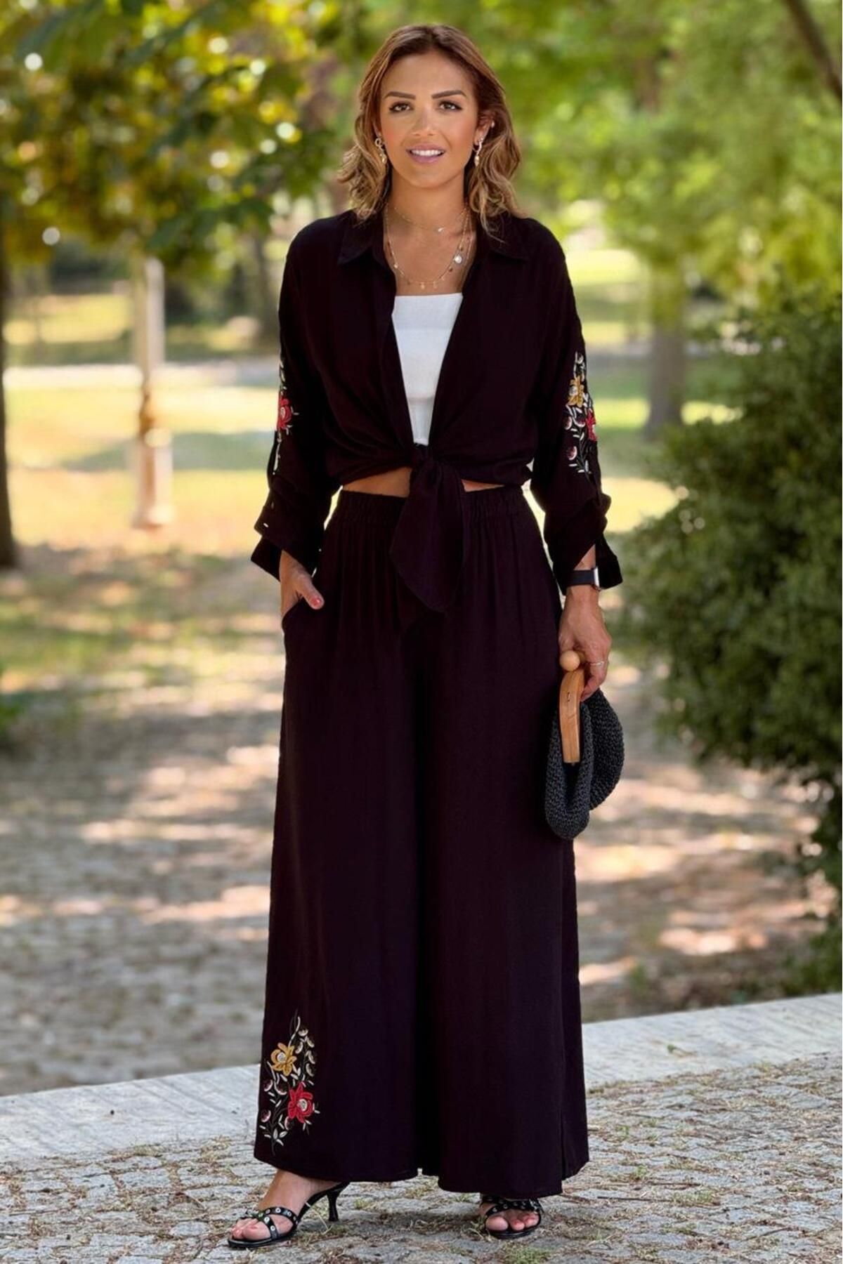 Nevin Kaya Moda Siyah Pantolon Tunik Gömlek Gelincik Nakışlı Takım