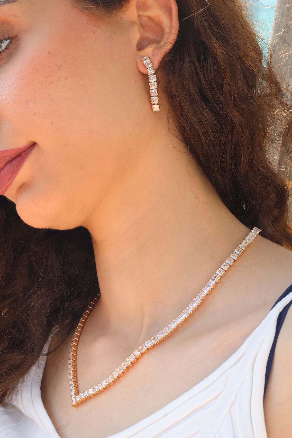 DOLCE QUEEN Kadın Rodyum Kaplama Zirkon Taşlı Su Yolu Model Kolye Küpe İkili Set Takım