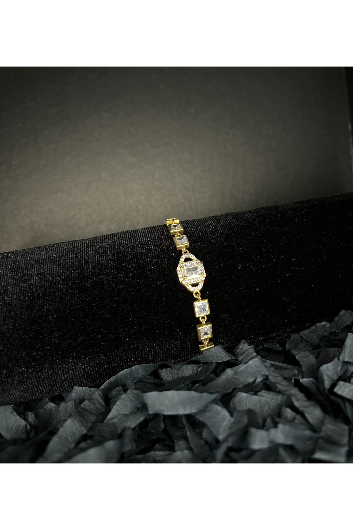 Butik Çelik Gold Zincir Baget Taş Detaylı Bileklik