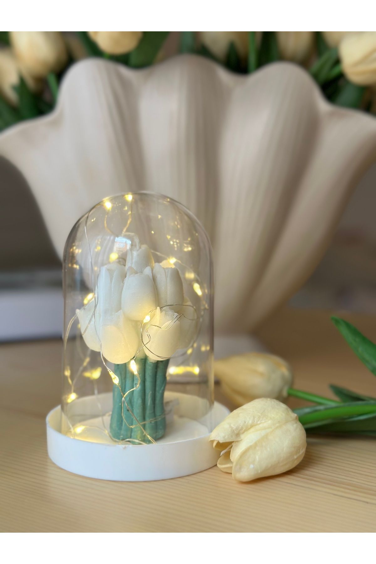 LİNECRAFT Led Işıklı Fanus İçerisinde Lale Buket Mum Hediyelik Mum Işıklı