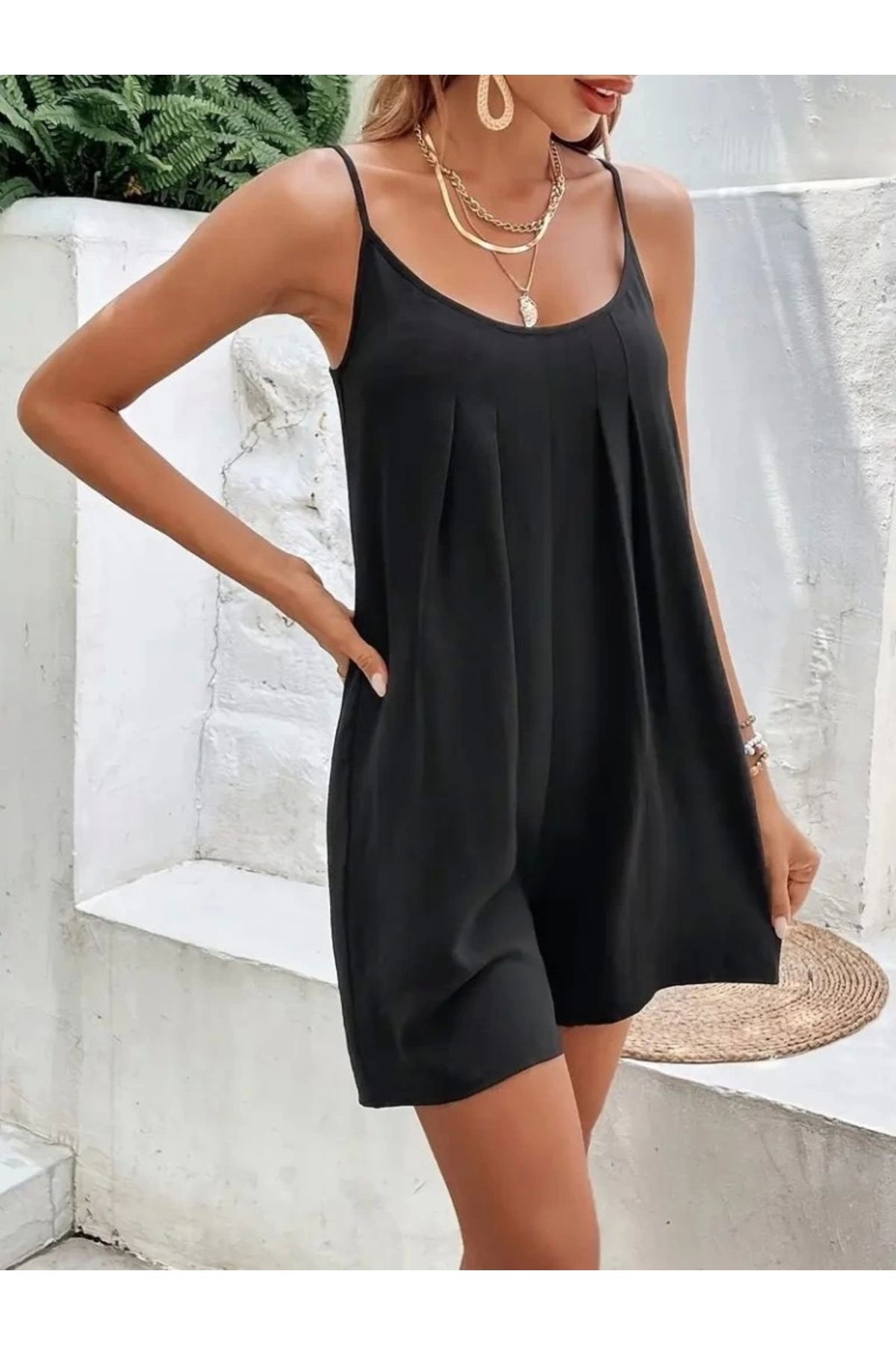 Butik Kadın Ip Askılı Yuvarlak Yakalı Pileli Viskon Tulum