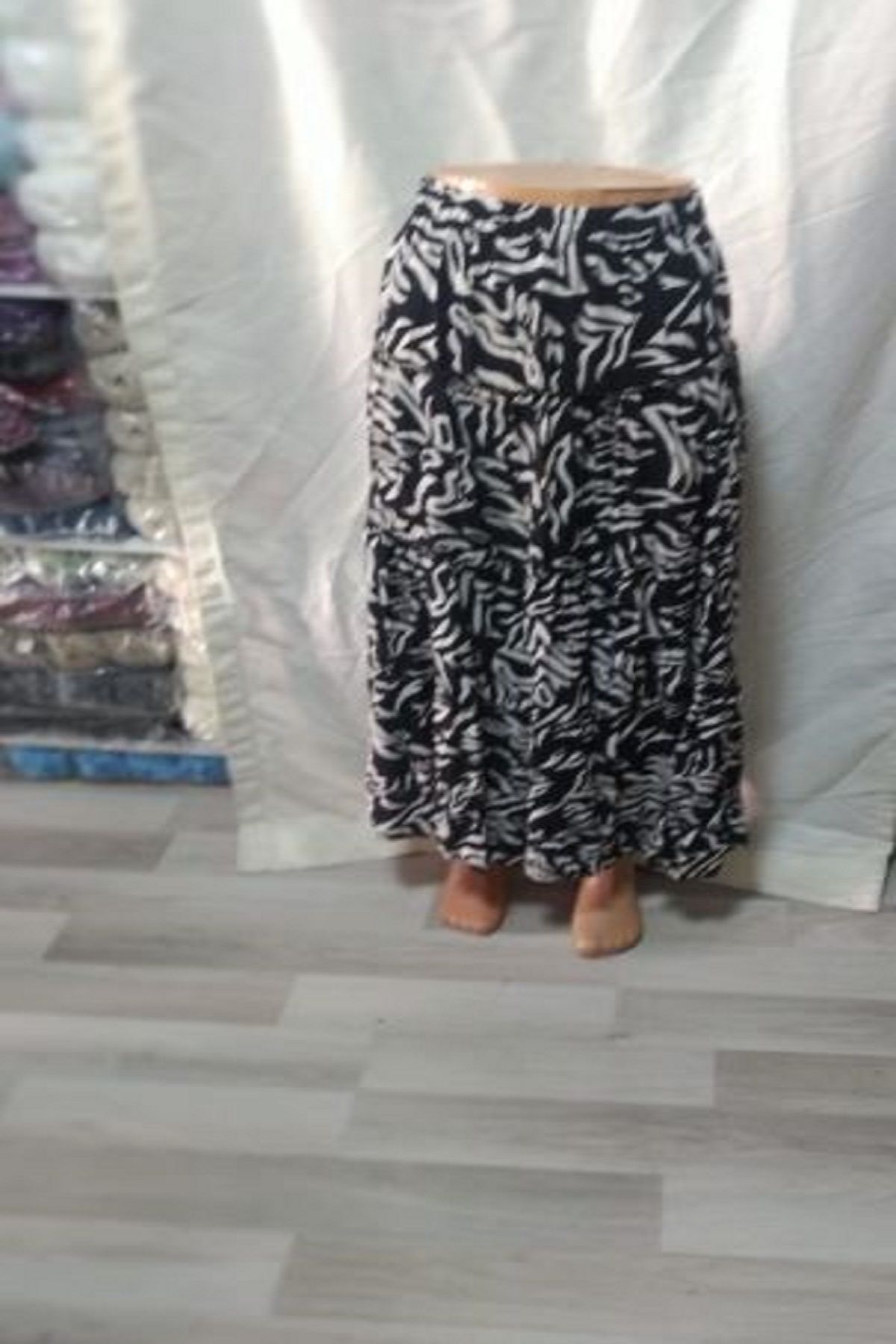 ARG-Black -Cream Four Layers Ruffle Waist with Elastic 1 Piece Skirt Quality Stylish Beautiful 2