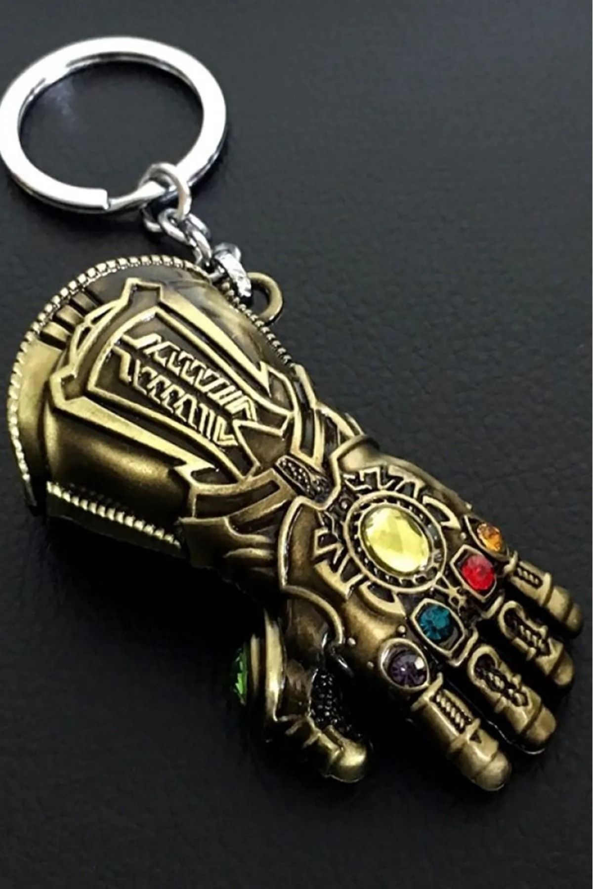 elif aksesuar Thanos Eldiveni Şeklinde Sonsuzluk Taşları İle Metal İşlemeli Anahtarlık