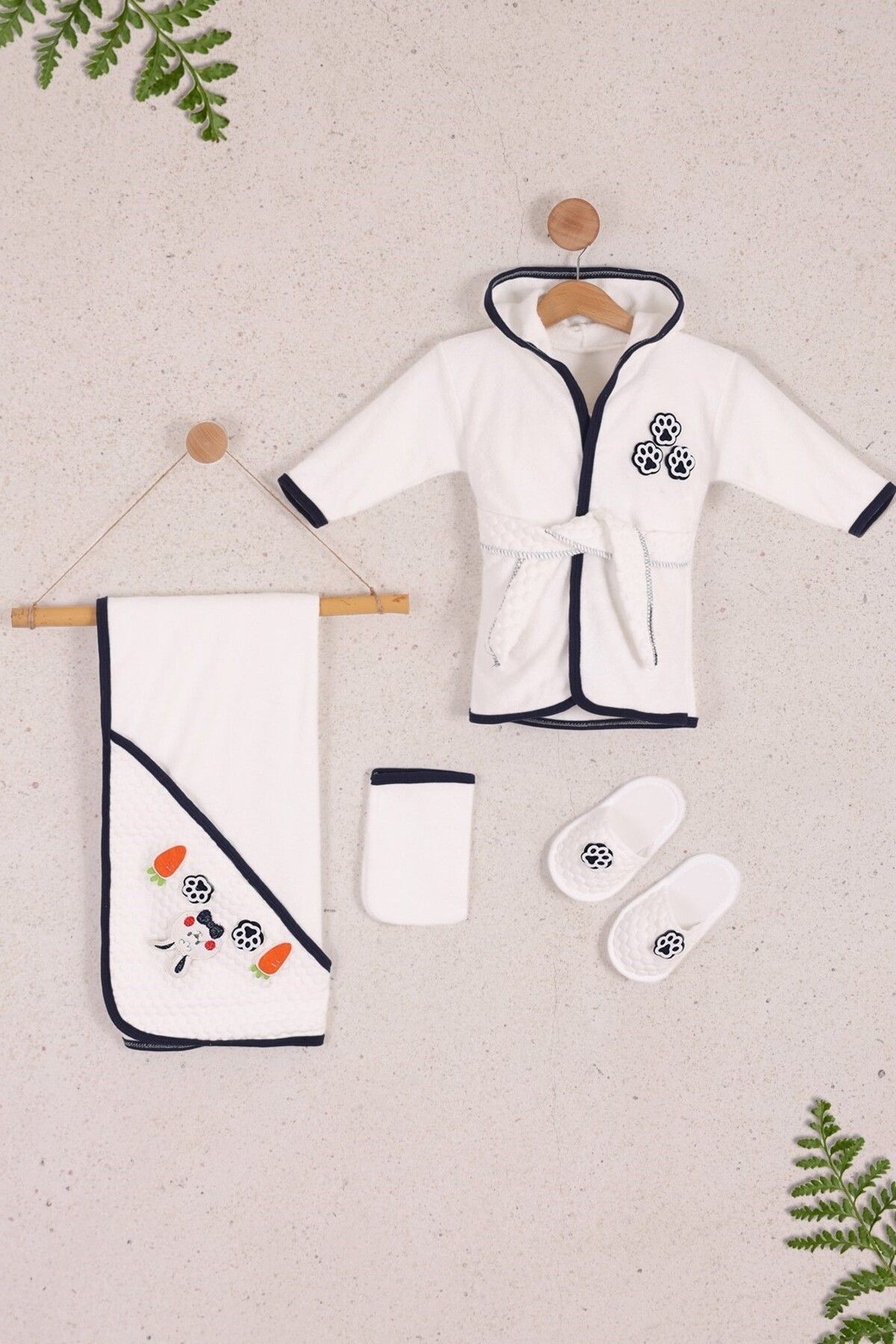 yuga kids Pamuklu 4 Parça Ön ve Arka Tavşan Baskılı Bebek & Çocuk Bornoz Seti