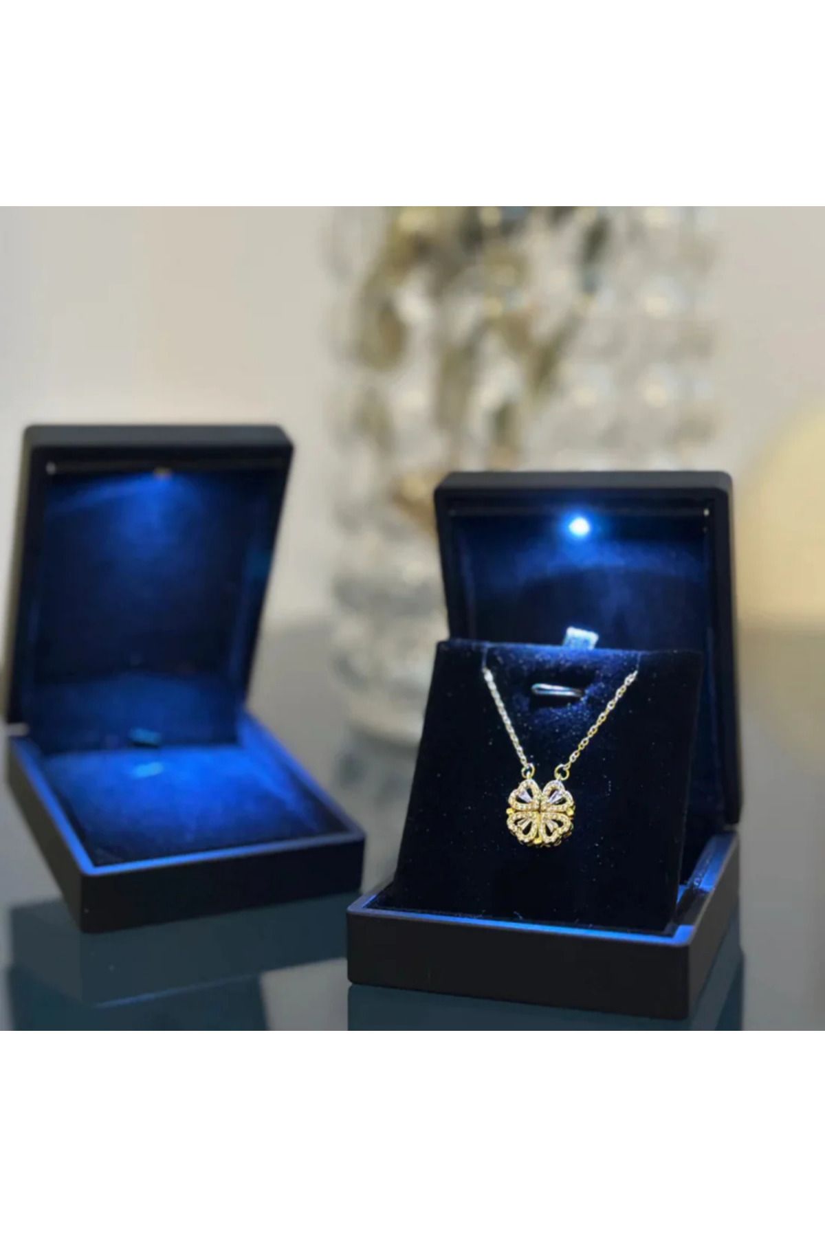 Aura Takıcım Açılır Yonca Kolye Işıklı Kolye Hediye Kutulu