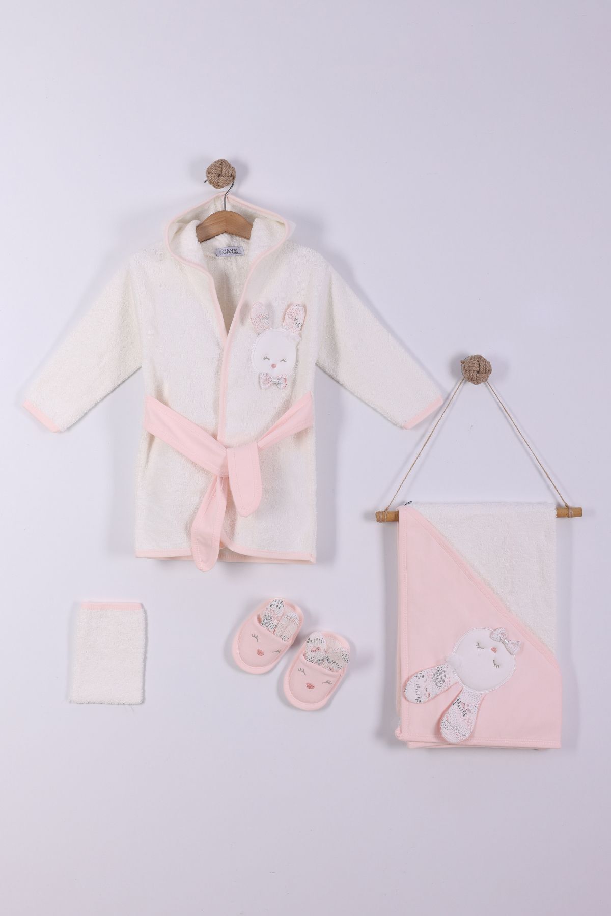 yuga kids Pamuklu 4 Parça Pembe Tavşanlı Kız Bebek Bornoz Seti