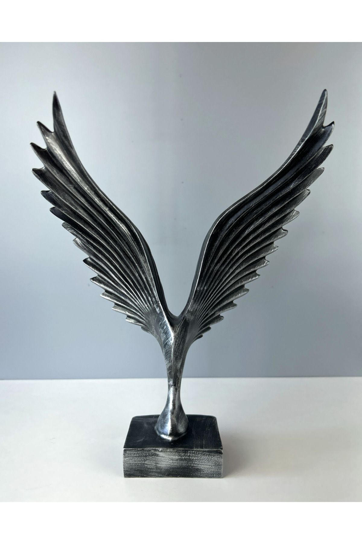 LivadoHome Anka Kuşu Dekoratif Biblo Heykel 31 x 23 cm