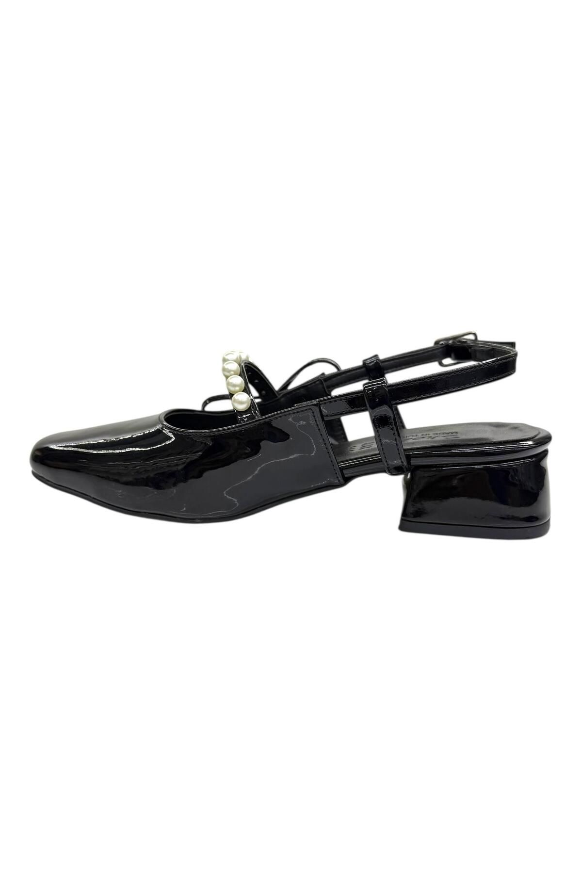 Shoes İnci Zarafeti – Rugan Topuklu Babet