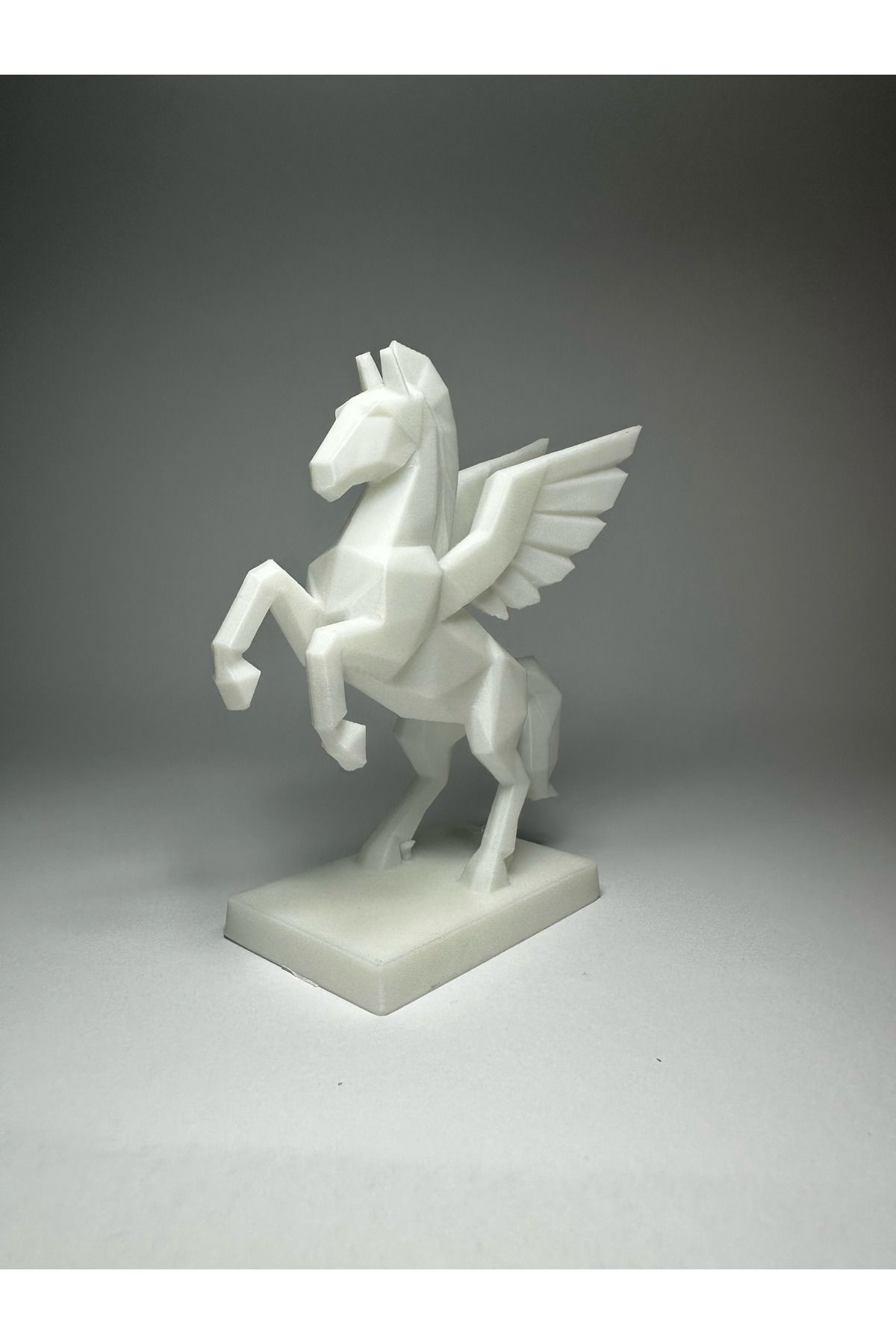 CLAUD Pegasus Heykeli