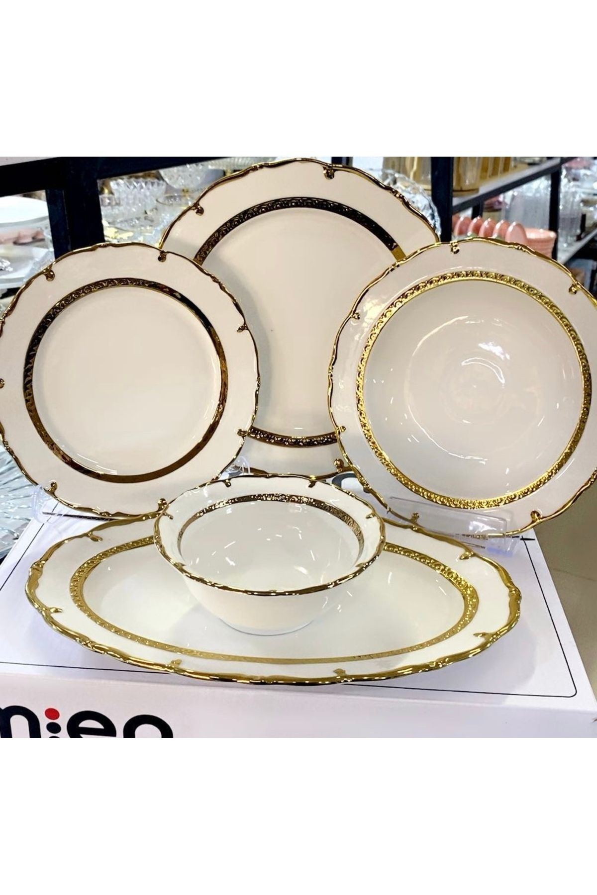 ev dizaynımm 25 parça yemek takımı gold detaylı