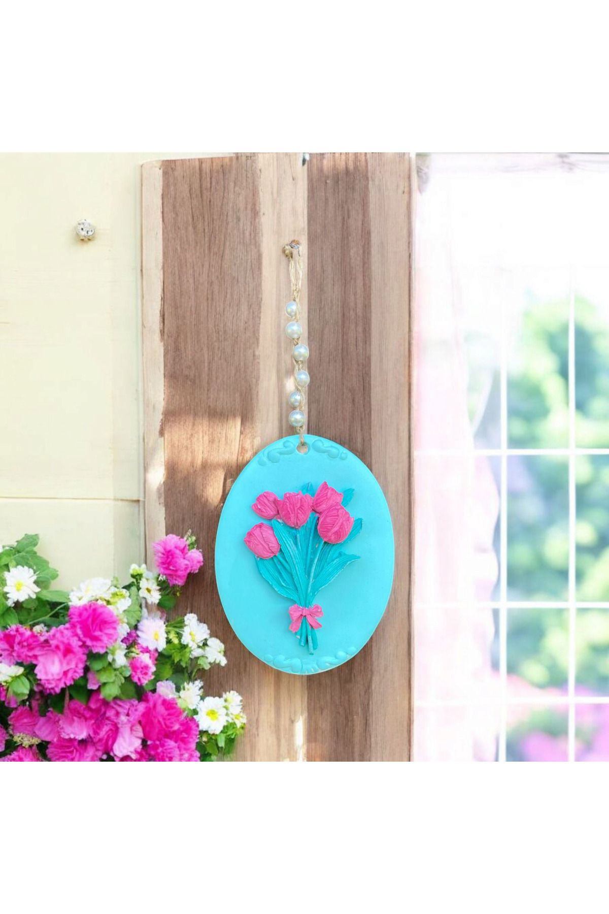 Season to Shine Pembe Lale Detaylı İnci İpli Mint Yeşili Oval Seramik Duvar Süsü
