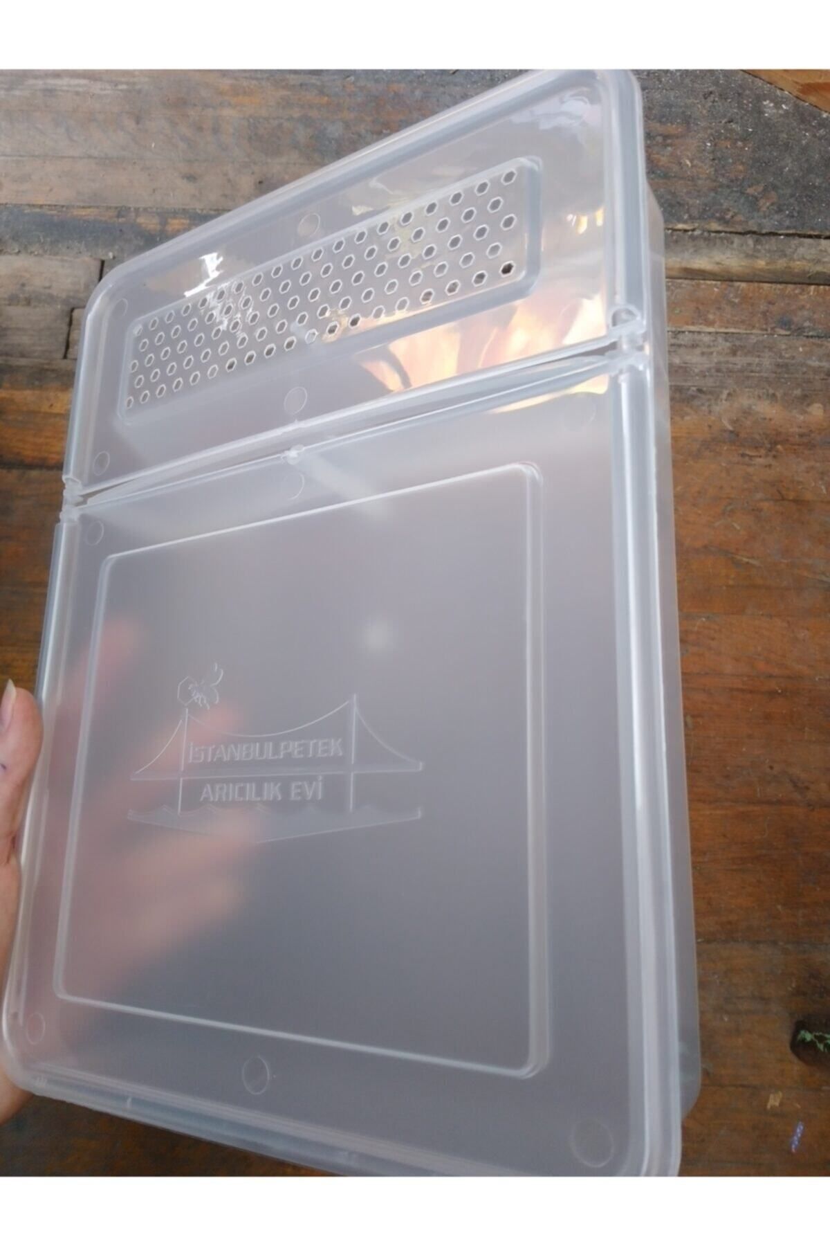 Mikasso Kutu Arı Şerbetliği şeffaf 11 x 18 cm Tekli Plastik Kap 1 litre kapasitelidir TR