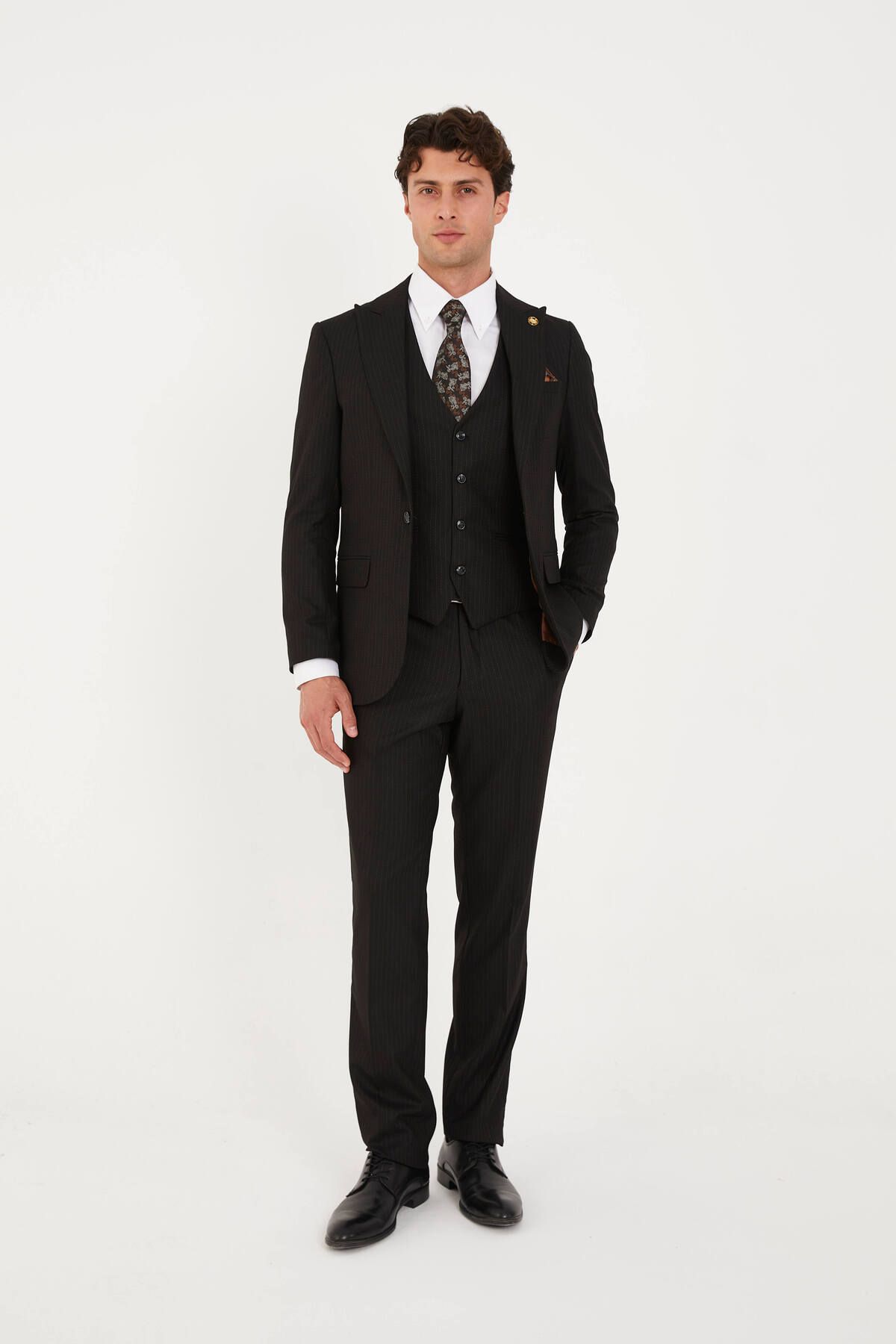 The Tailor Classics Çizgili Çift Yırtmaçlı Yelekli Takım Elbise