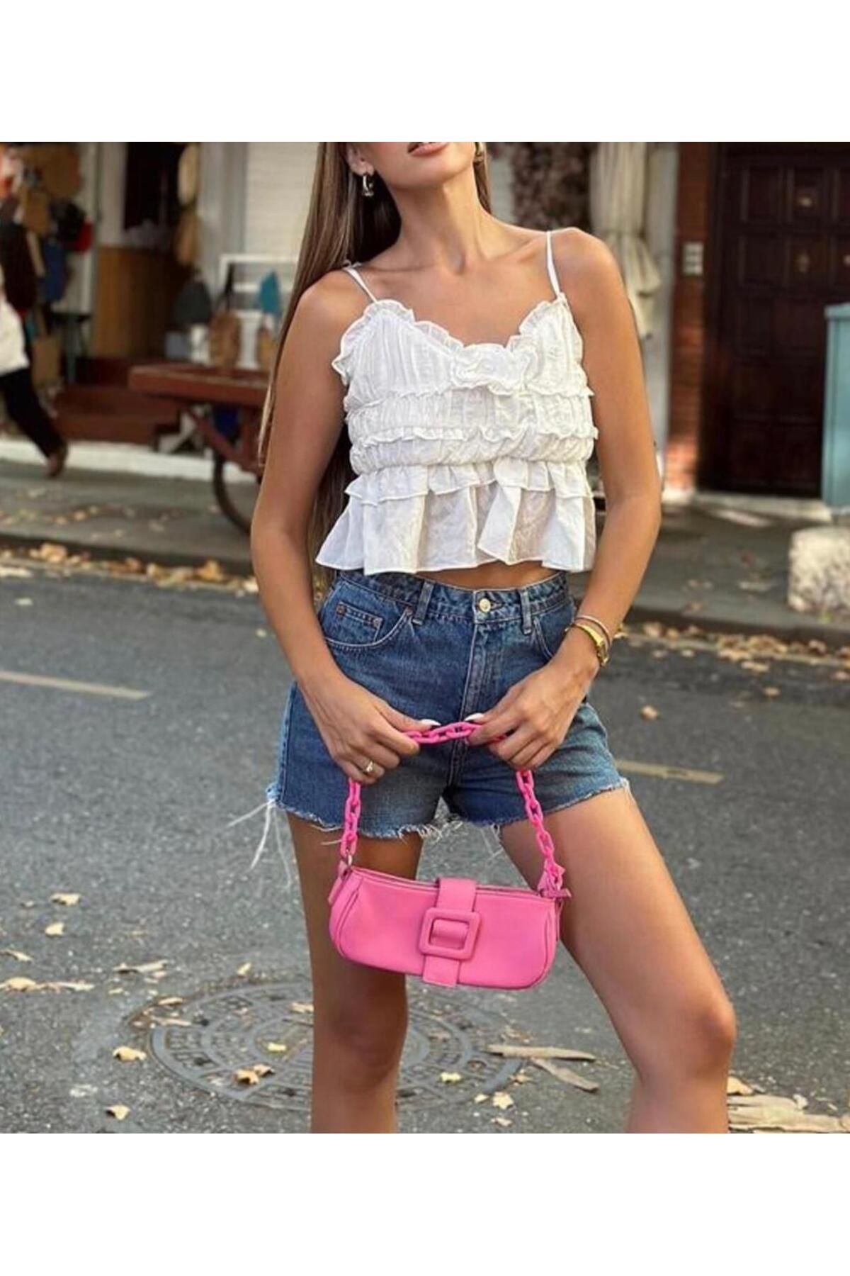 LUSSO Kadın Askılı Gül Detaylı Bluz Crop