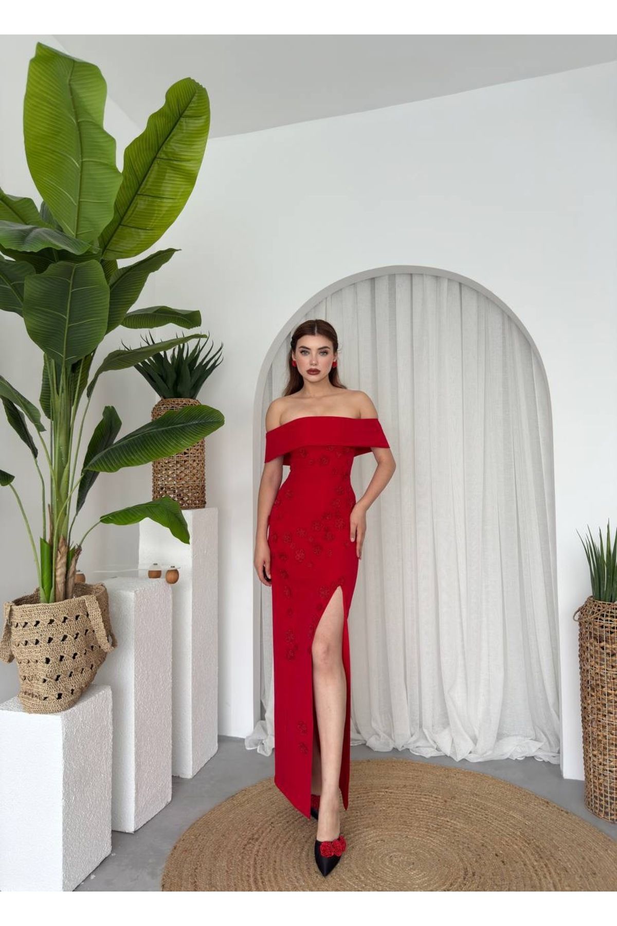 ETİKAFASHION Straplez Papatya Detaylı Yırtmaçlı Kadın Elbise