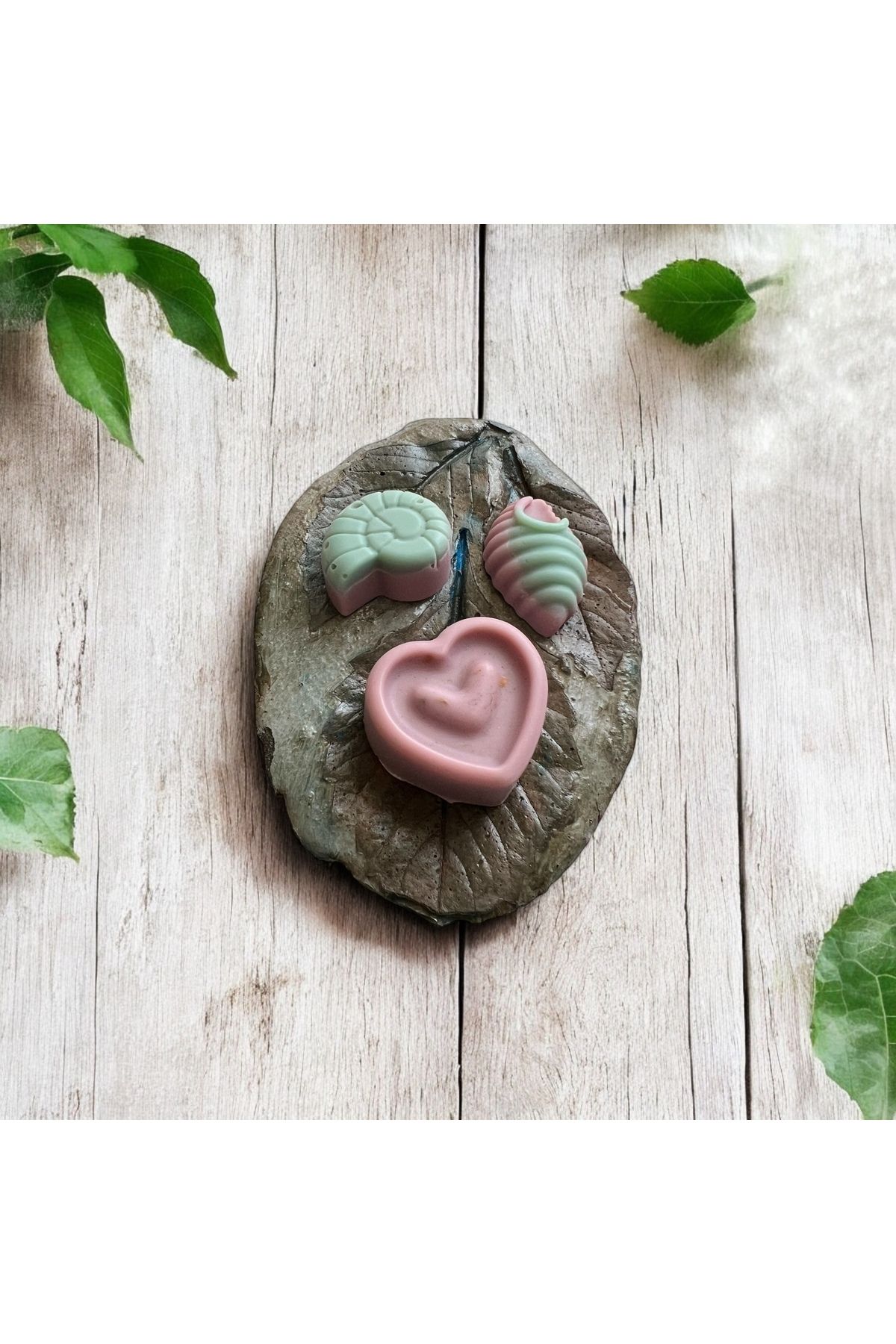 İgnisstore Doğal Taş Desenli El Yapımı Tabak ve Kokulu Dekoratif Mum Seti