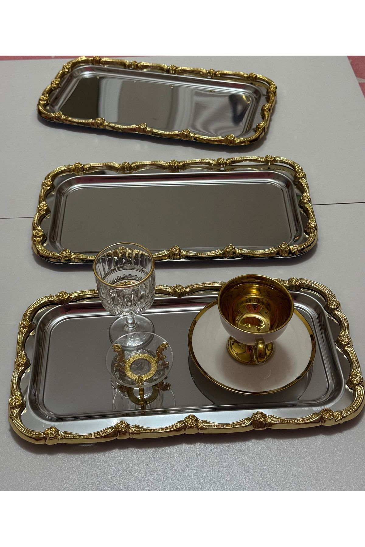 Elzemm store 3 ADET ÇELİK BÜYÜK DİKDÖRTGEN MODEL GOLD ÇERÇEVELİ SERVİS TEPSİSİ 17*33 CM