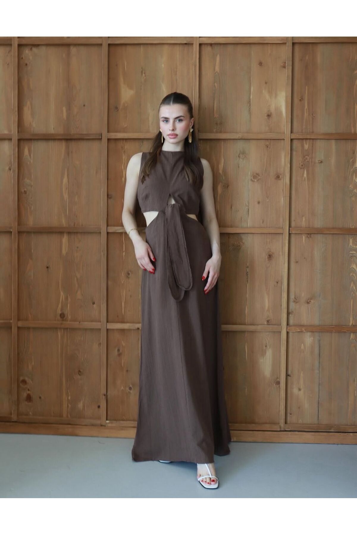 YONEZ MODA Kadın Keten Bel Dekolteli Kuşak Detaylı Maxi Elbise
