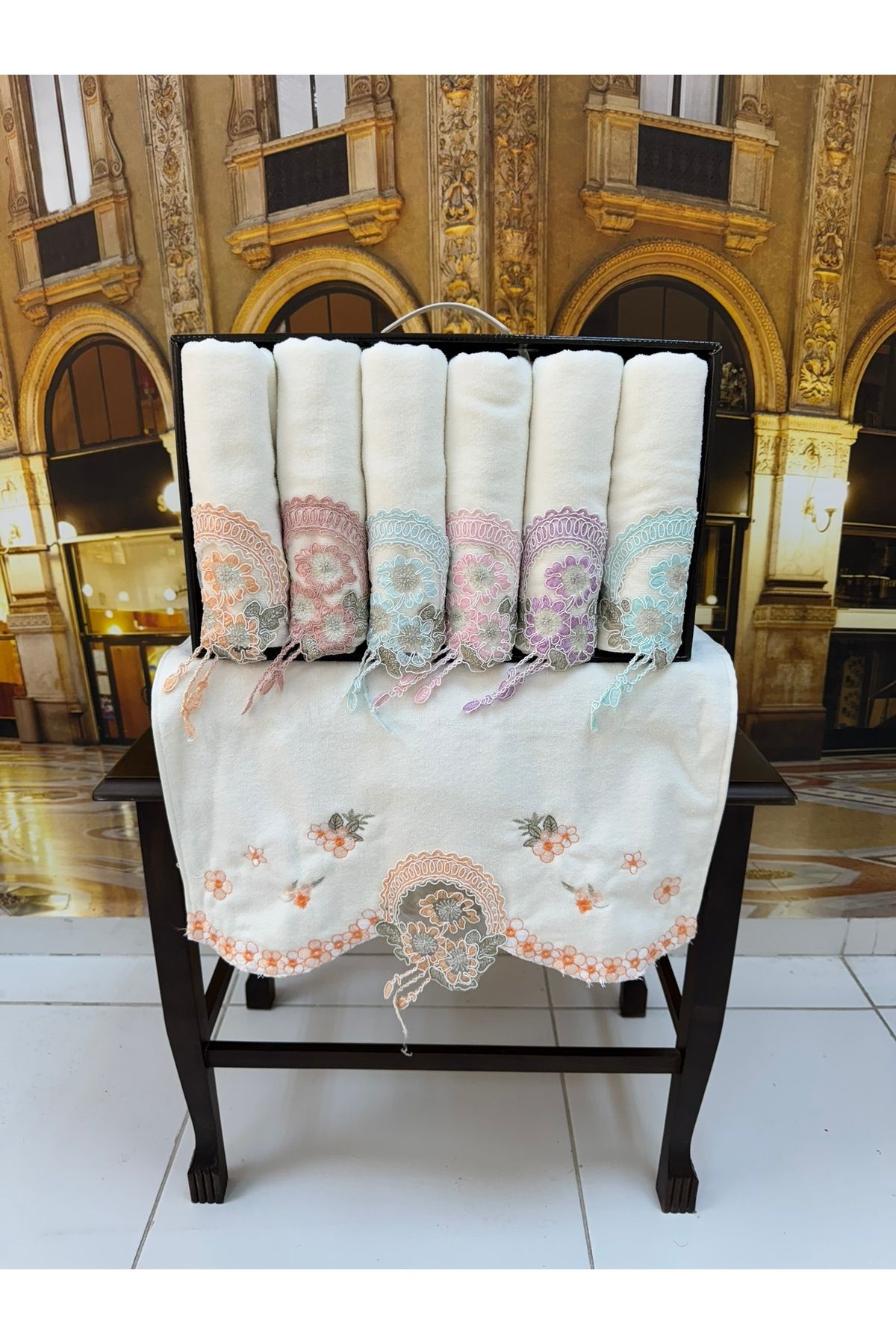Artiva Home Collection %100 Pamuklu Kesme Nakışlı Uç İşlemeli Kadife 50x90 Kutulu Lüx Çeyizlik El ve Yüz Havlusu Seti