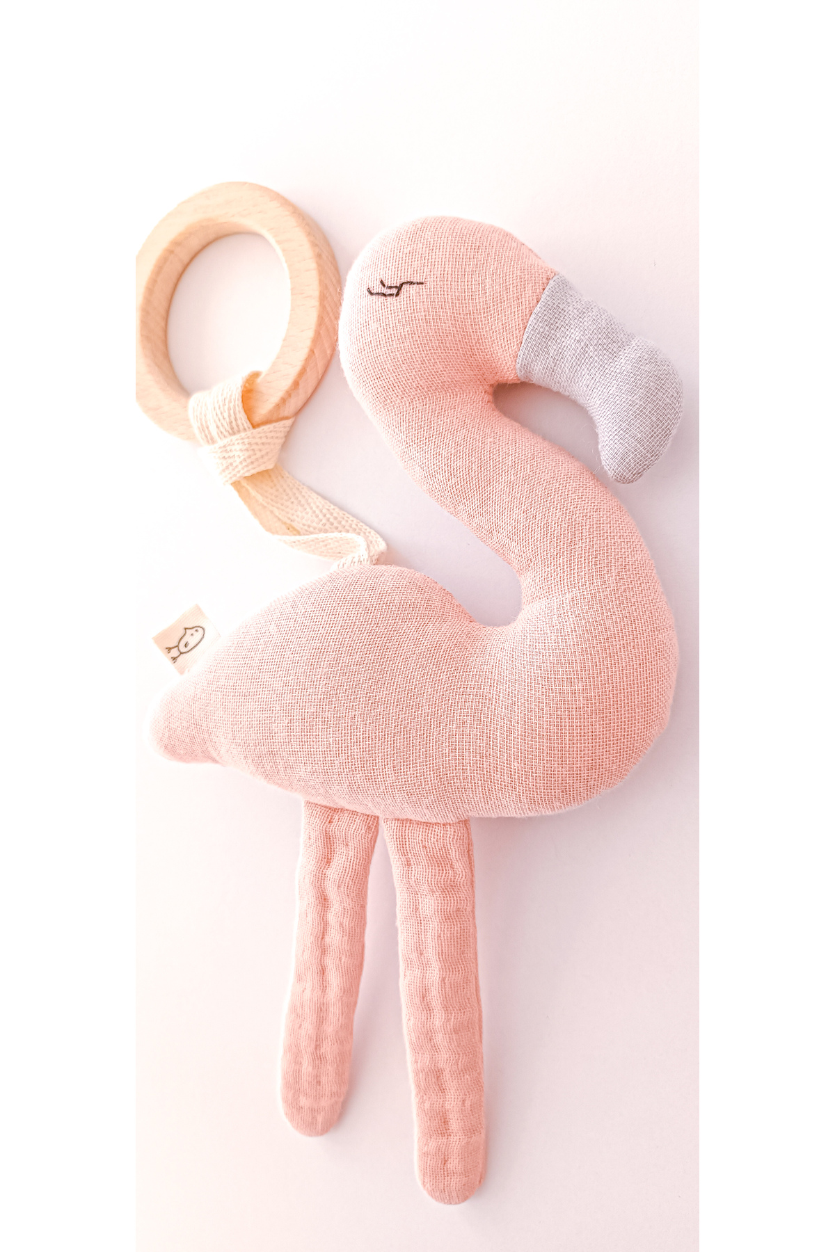 O&G Collection Sevimli Flamingo%100 Pamuklu Müslin Oyuncaklı Doğal Ahşap Diş Kaşıyıcı / Bebek Odası Dekoru fotoğrafı 3 (önizleme)