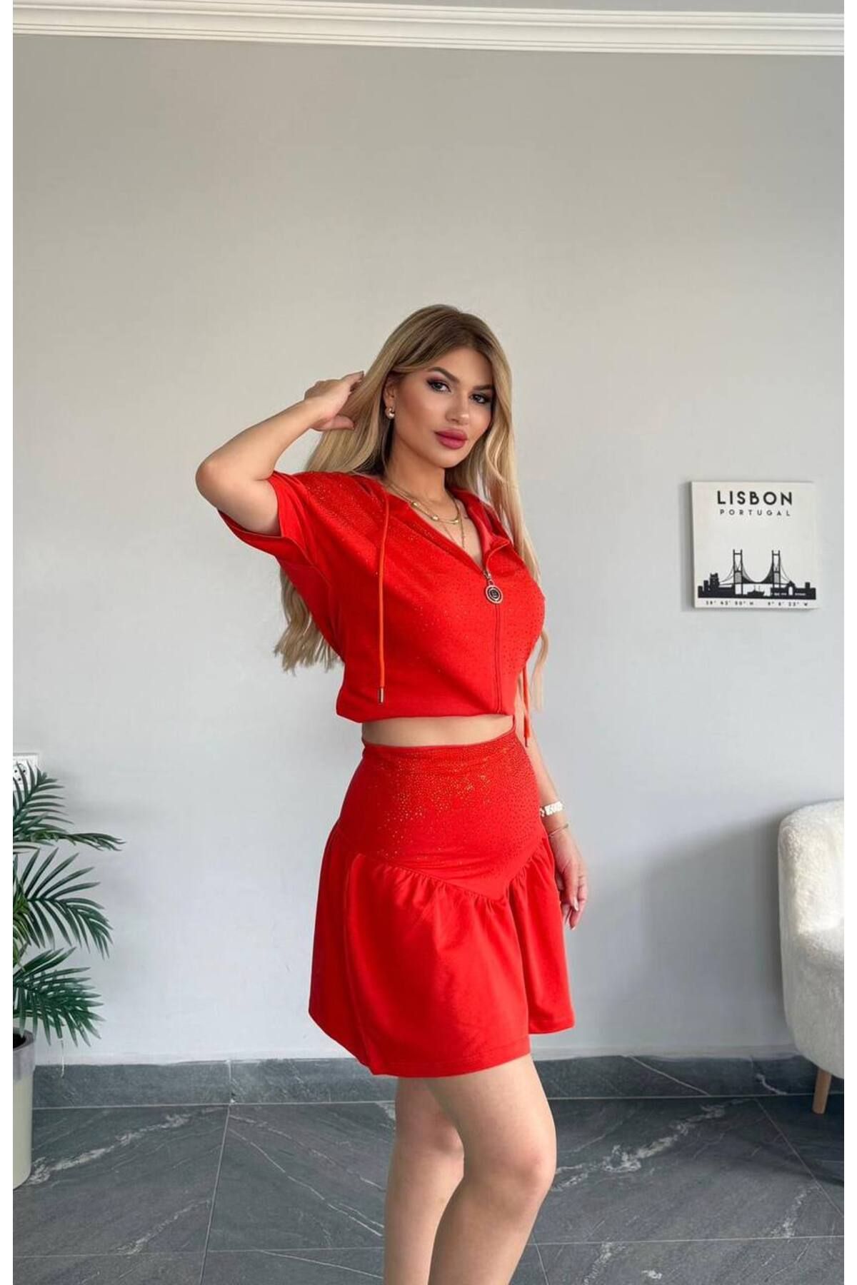 Bella Belluci Yeni Sezon Etekli Takım
